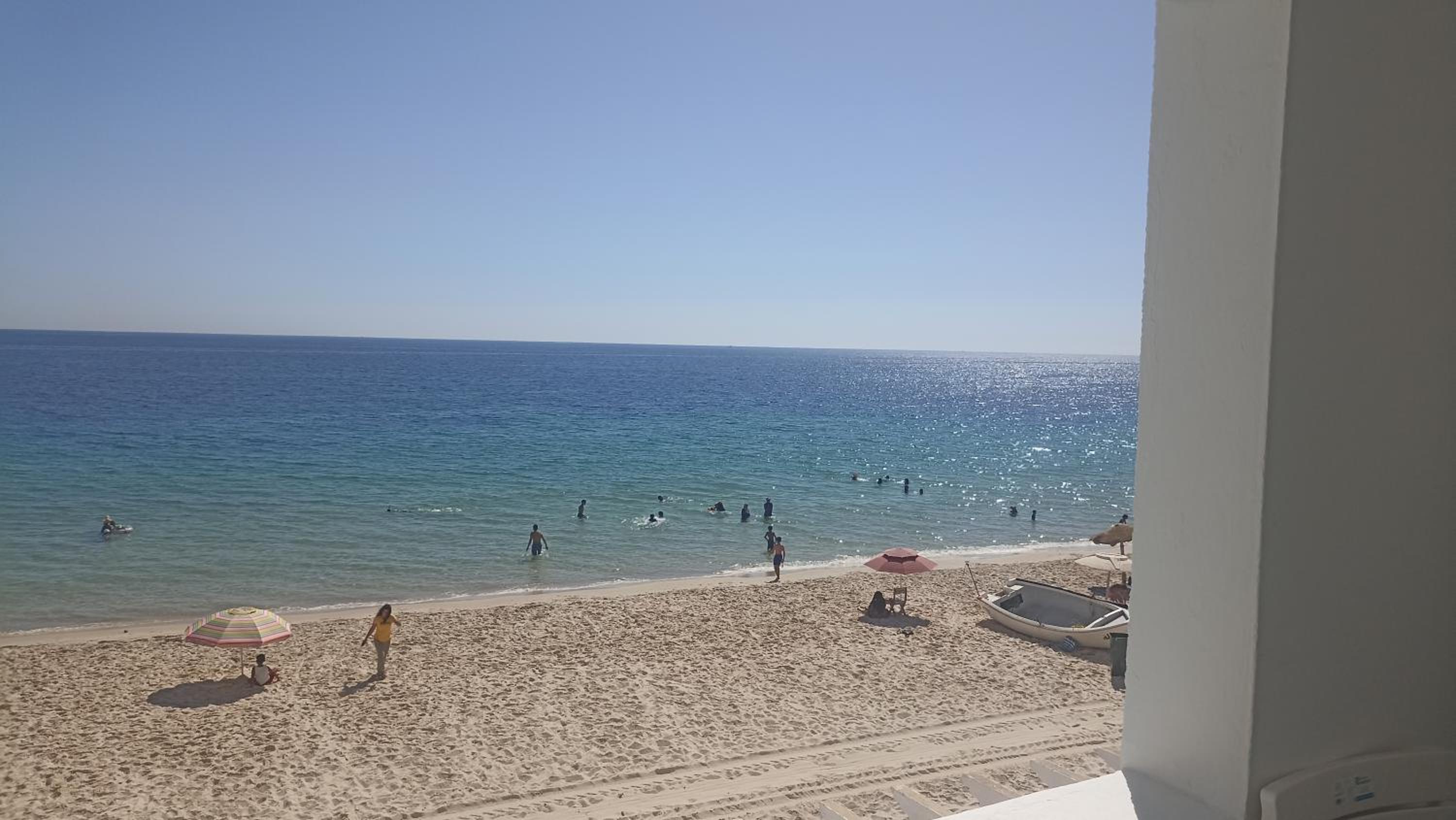 Pied dans l'Eau à Sousse méditerranéen