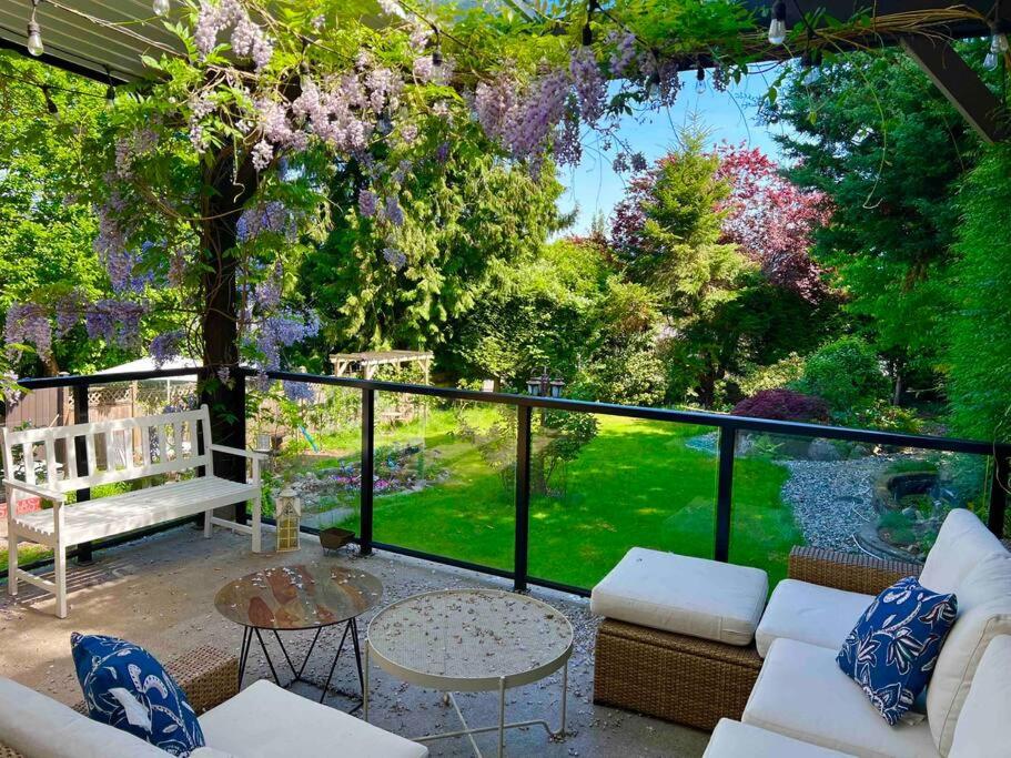 Bright Spacious 3 BR Garden Suite, 4 Queen beds, Fully equipped, Highly recommended by 229 happy groups