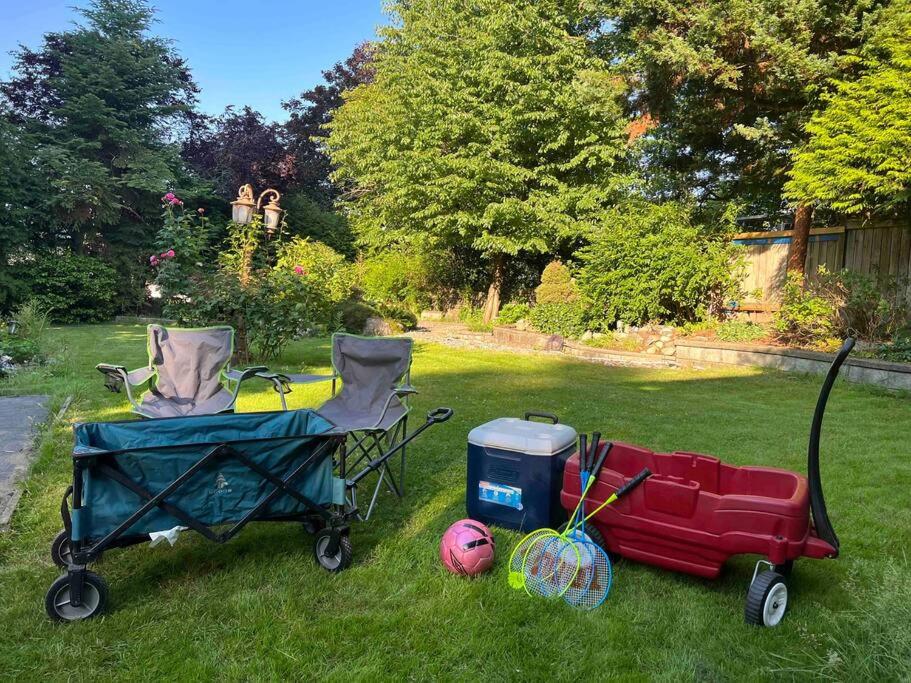Bright Spacious 3 BR Garden Suite, 4 Queen beds, Fully equipped, Highly recommended by 229 happy groups