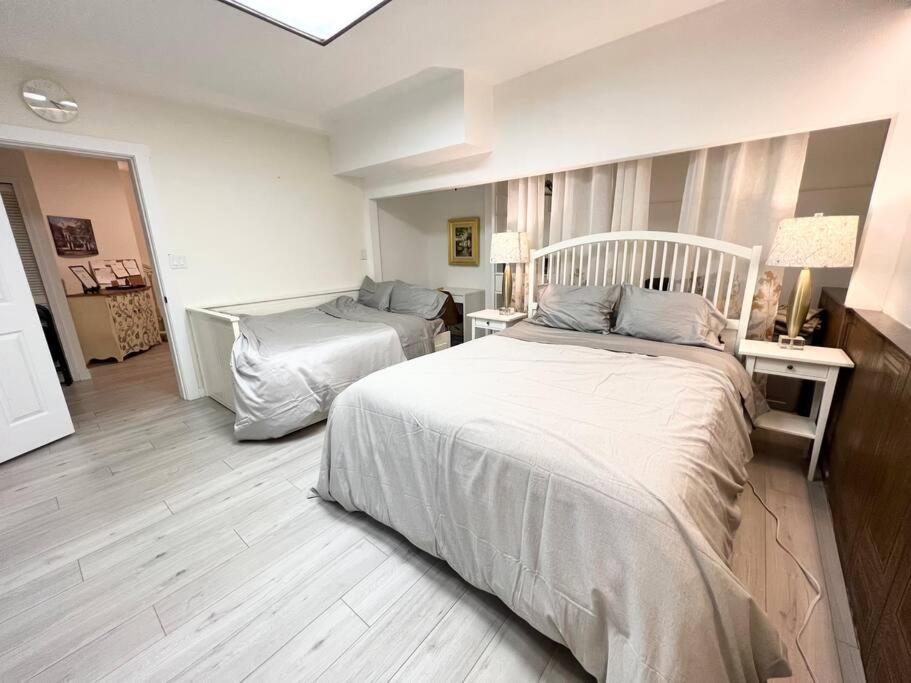 Bright Spacious 3 BR Garden Suite, 4 Queen beds, Fully equipped, Highly recommended by 229 happy groups