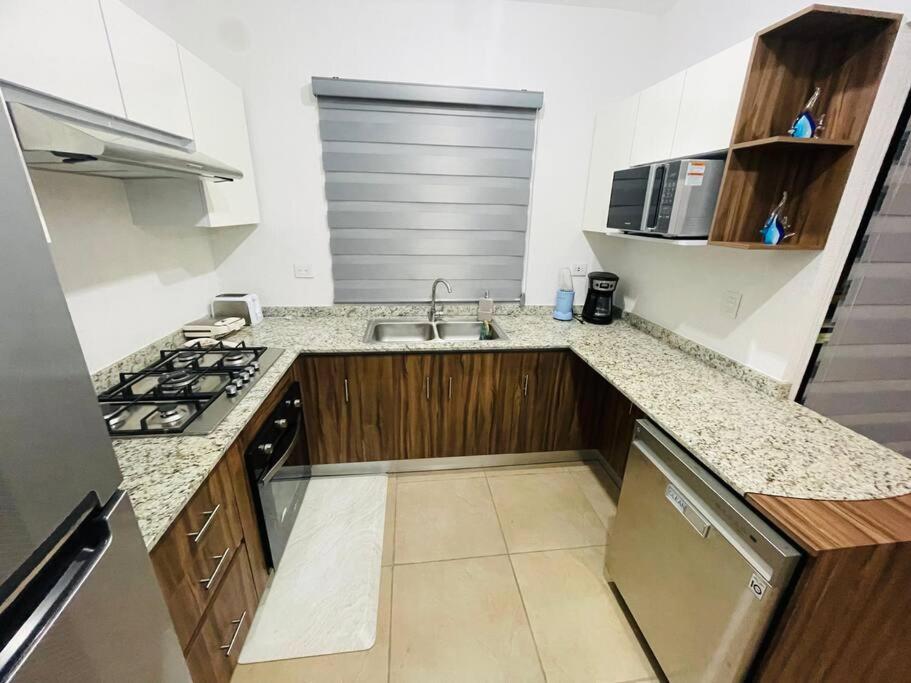 Maderos Residencial PentHouse and RoofTop