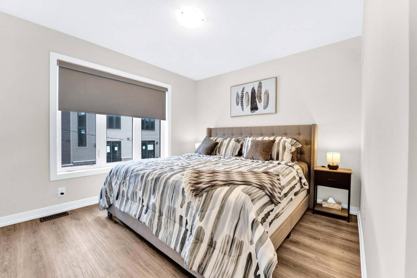 Cambridge Vacations - Cozy King 2br Near Cambridge Butterfly, Mill Race - Property Image 2