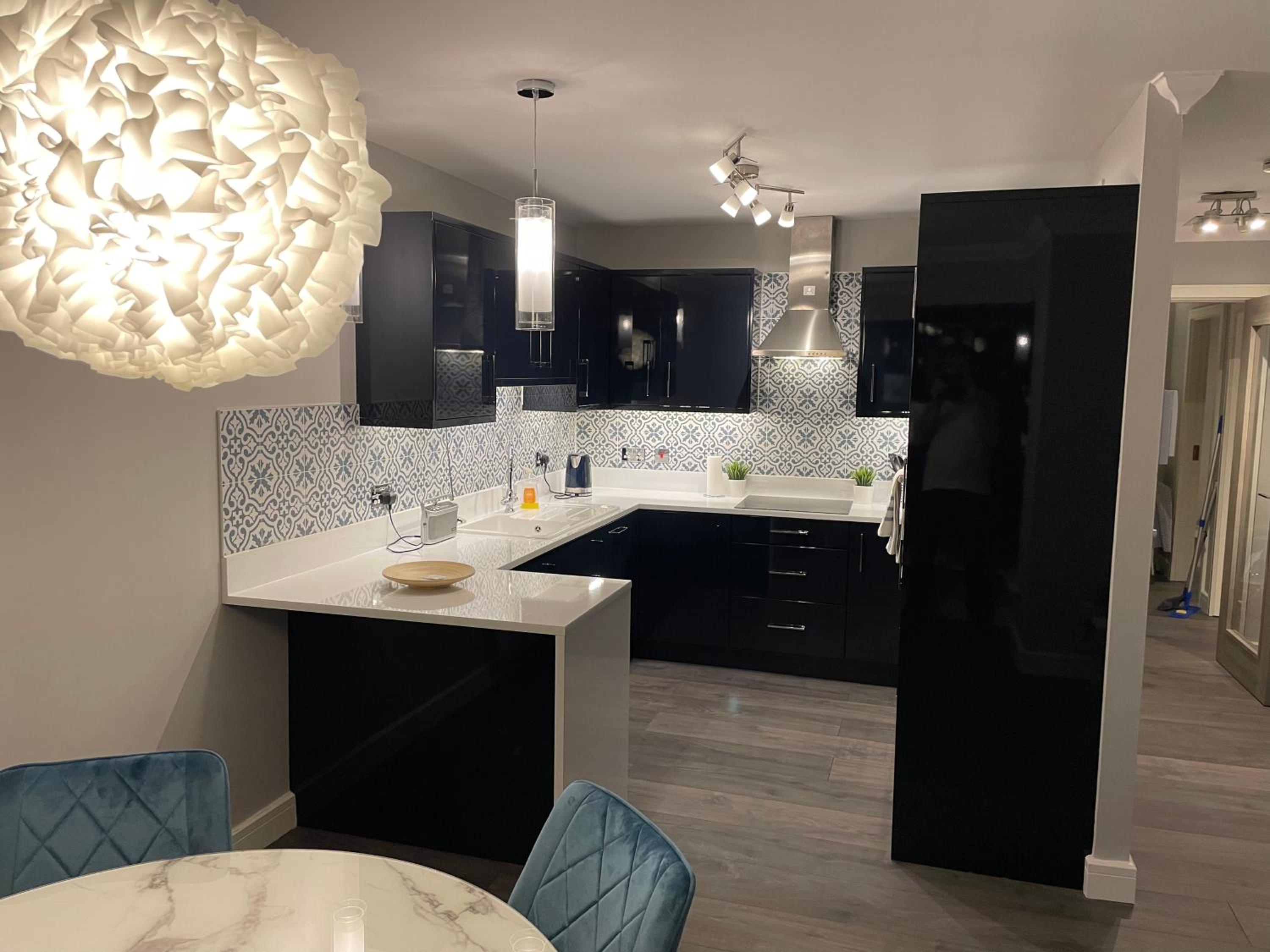 Malahide Dublin Airport Superior Large Serviced Apartment - Sleeps 6