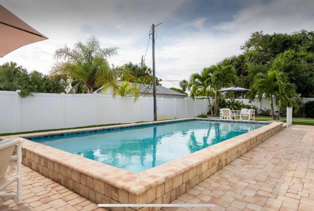 Coral Cottage Pool & Beach & Golf view 5