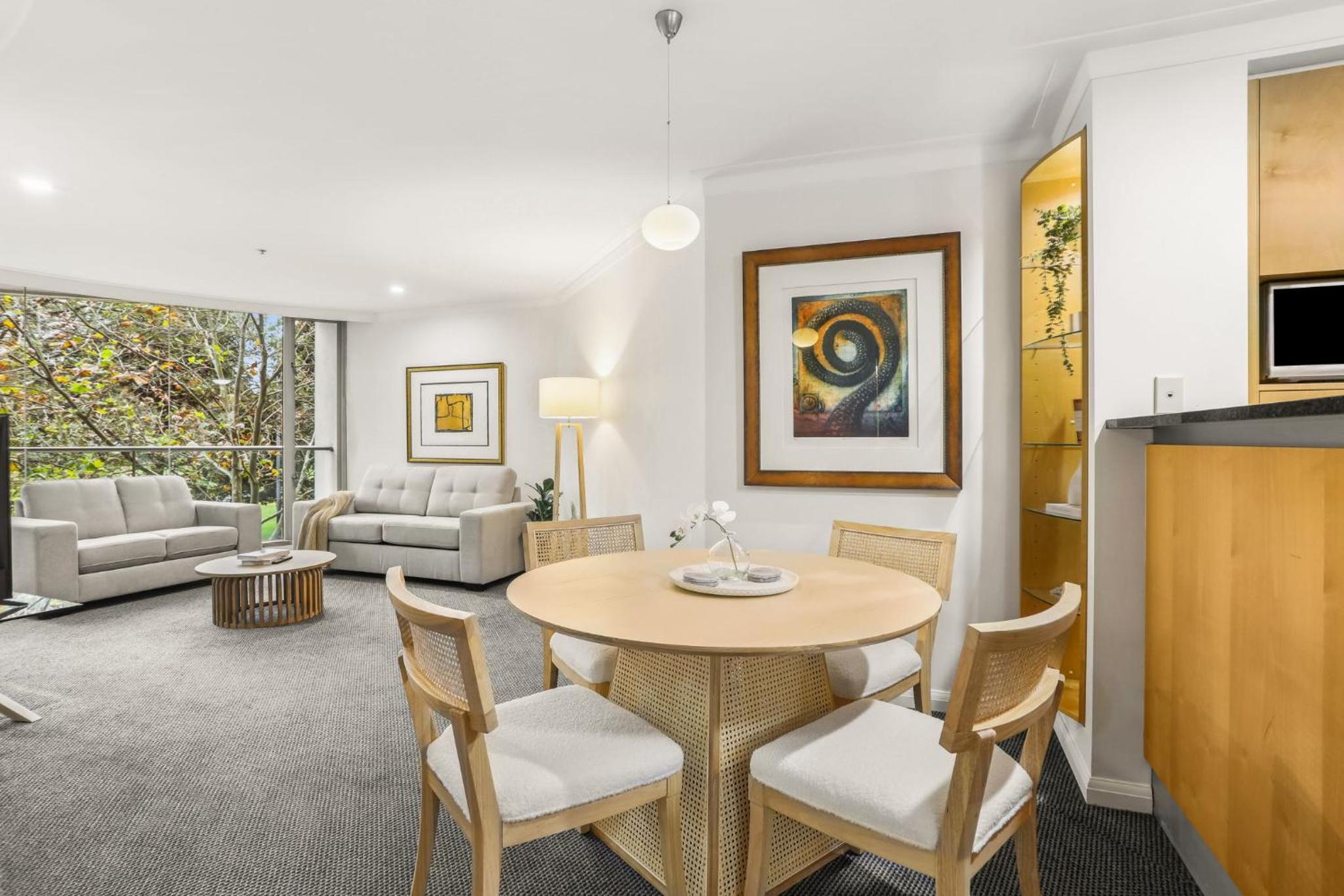 Luxurious Apartment only 250m Walk To Opera House