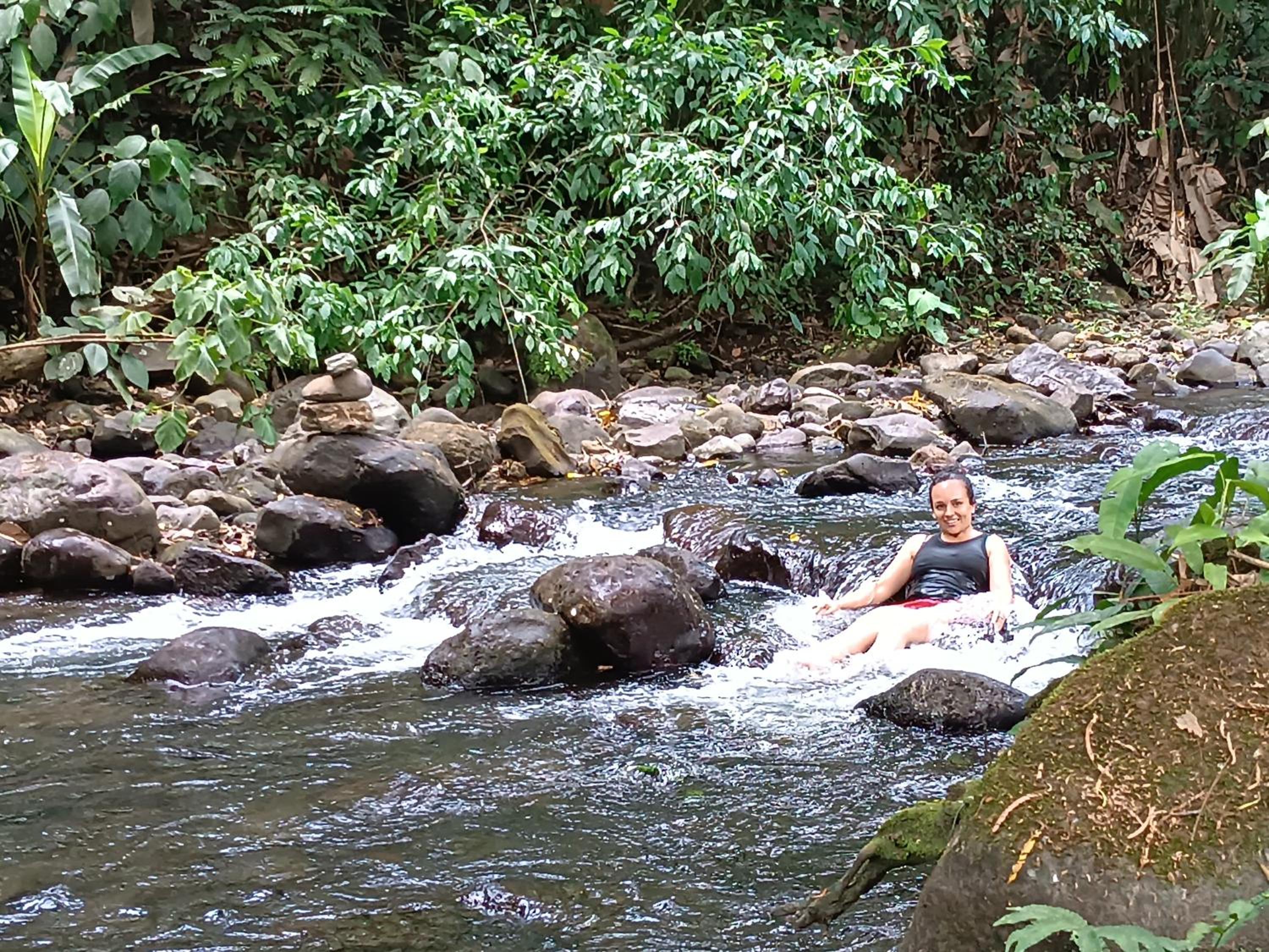 Pura Vida Granja Agua Azul