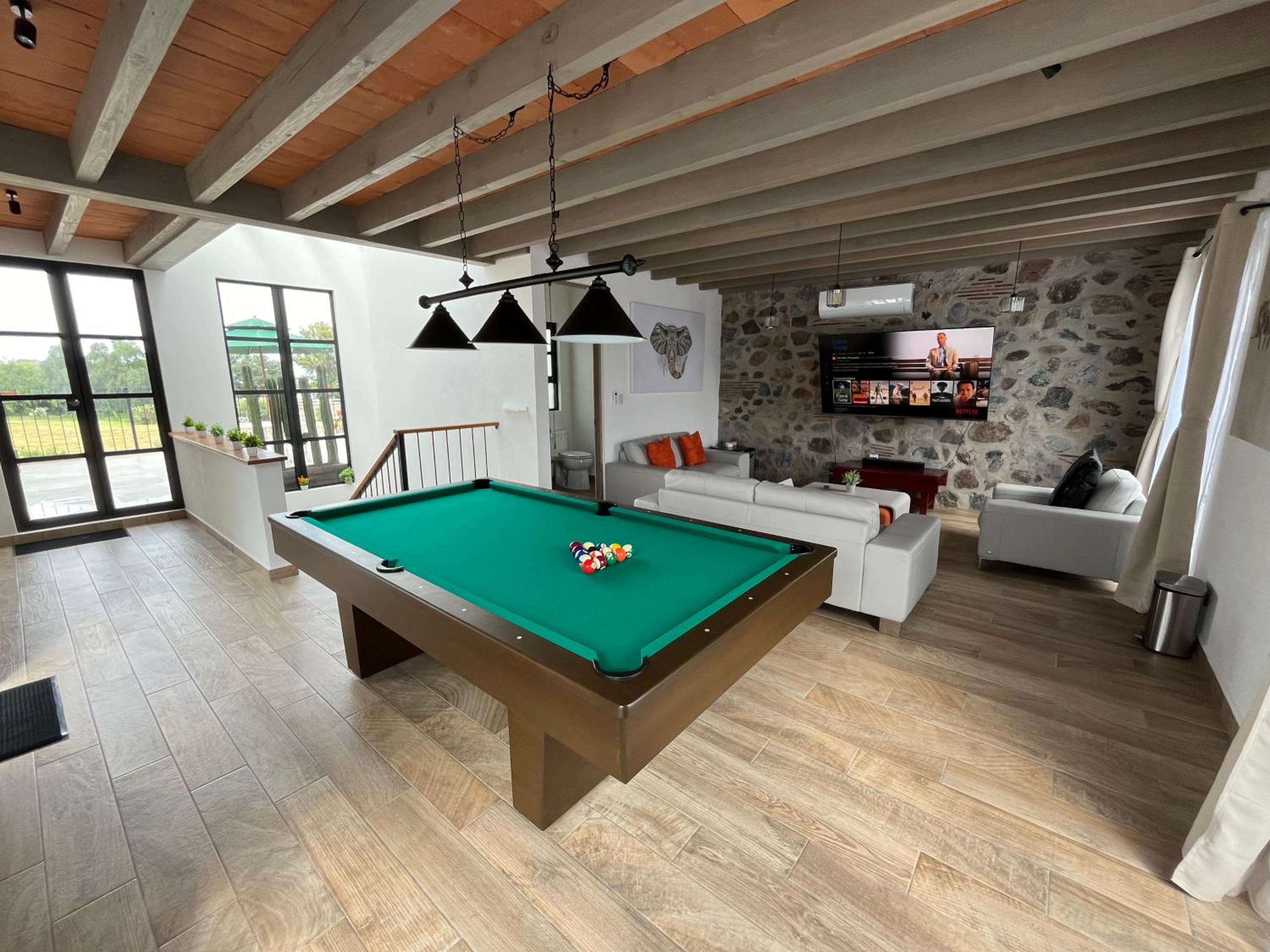 Casa Frida con Piscina Privada Caliente, Aire Acondicionado, Billar, Parrilla & FirePit