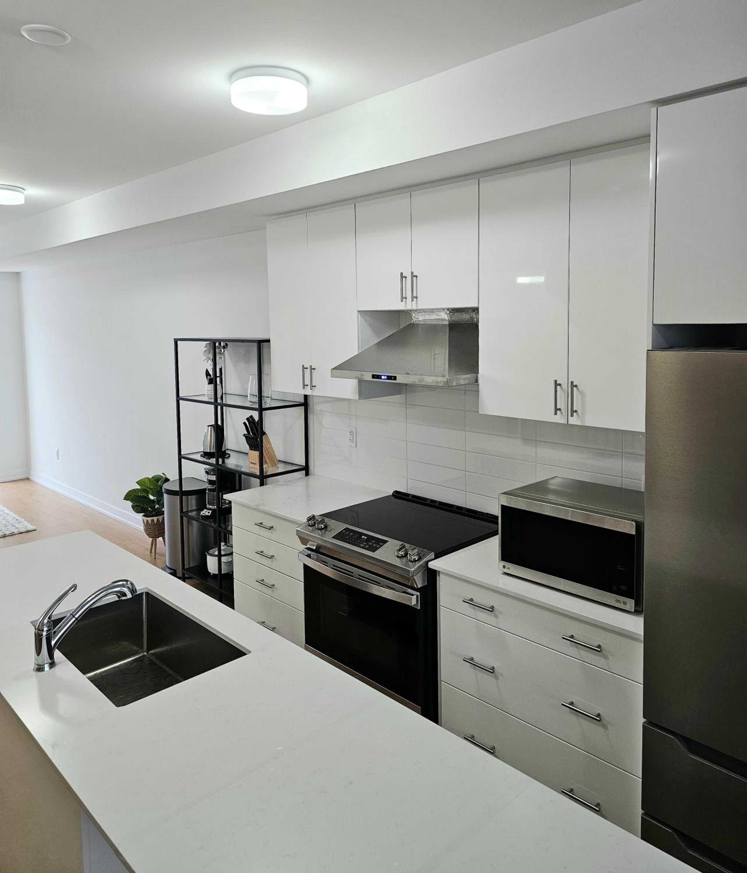 PINE BrandNew Private Room with Shared Bathroom in Toronto ON Canada