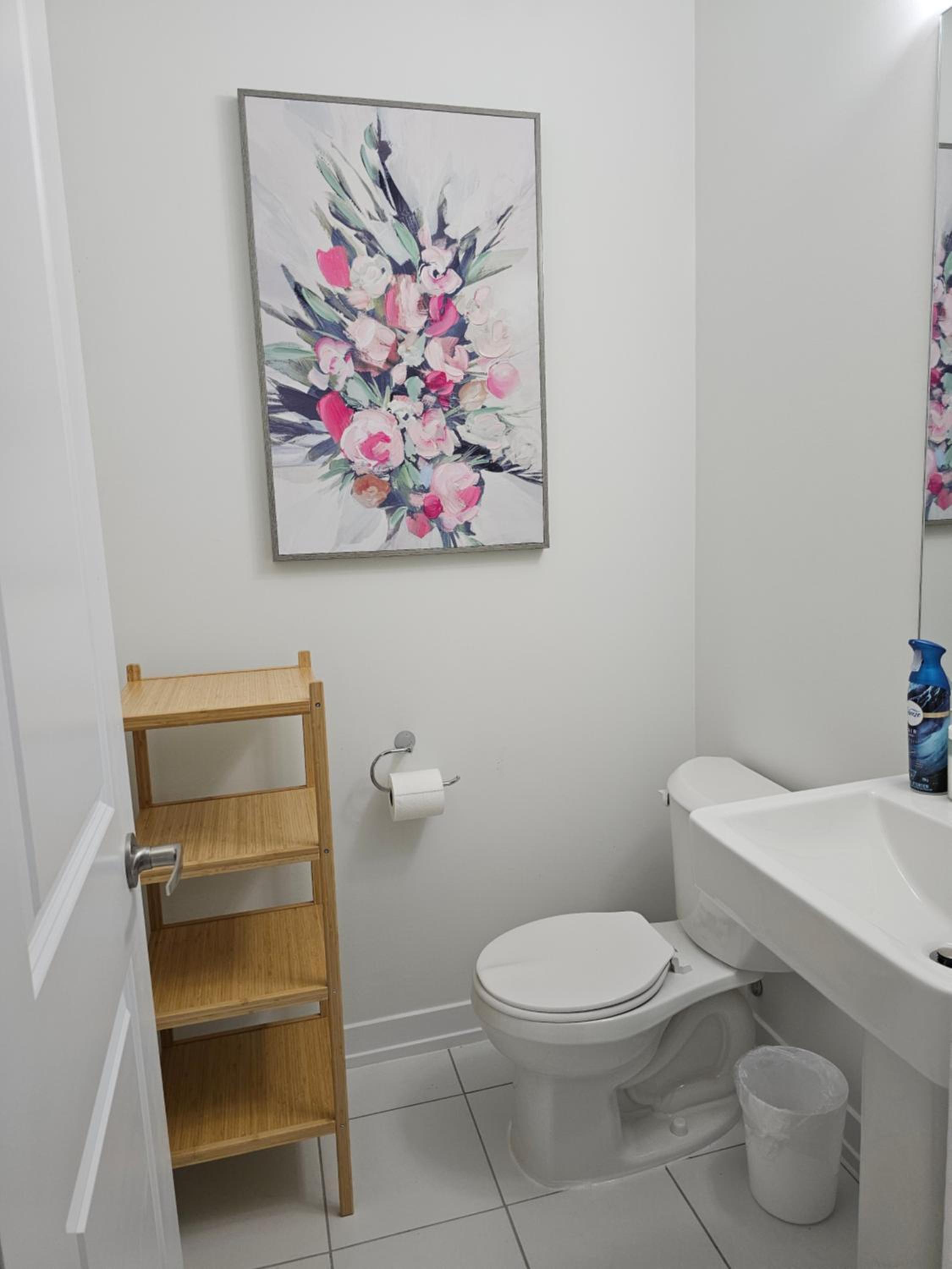 PINE BrandNew Private Room with Shared Bathroom in Toronto ON Canada
