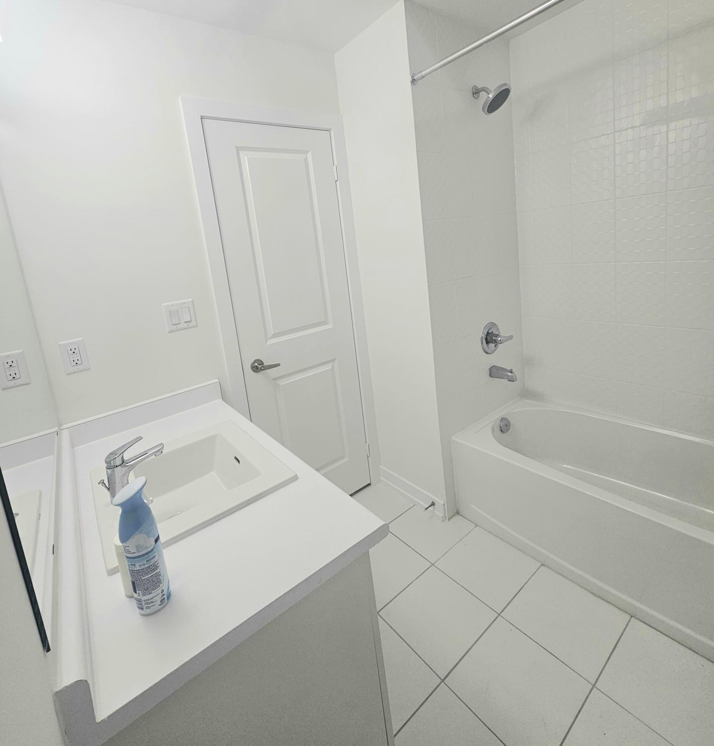 PINE BrandNew Private Room with Shared Bathroom in Toronto ON Canada