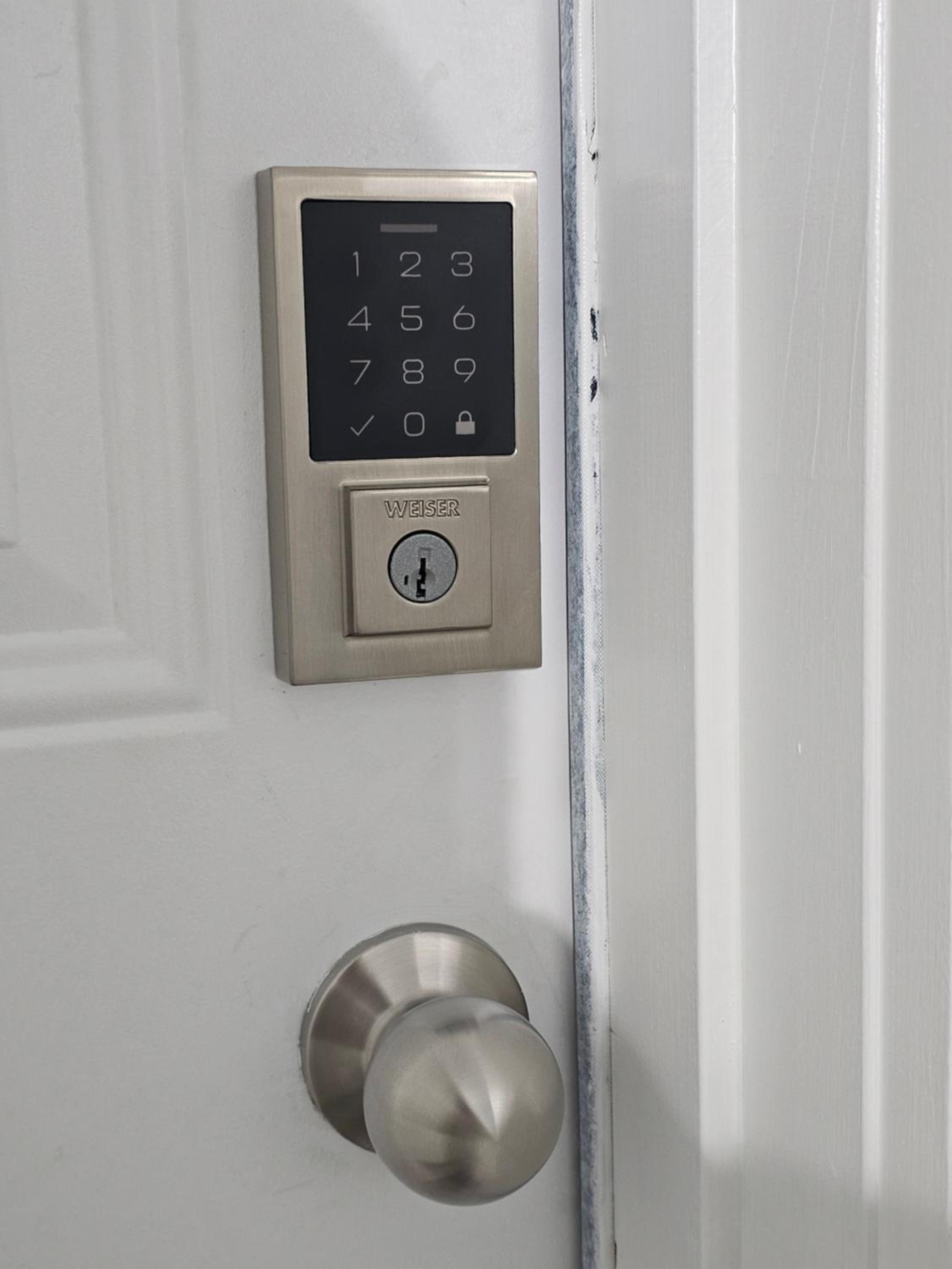 PINE BrandNew Private Room with Shared Bathroom in Toronto ON Canada