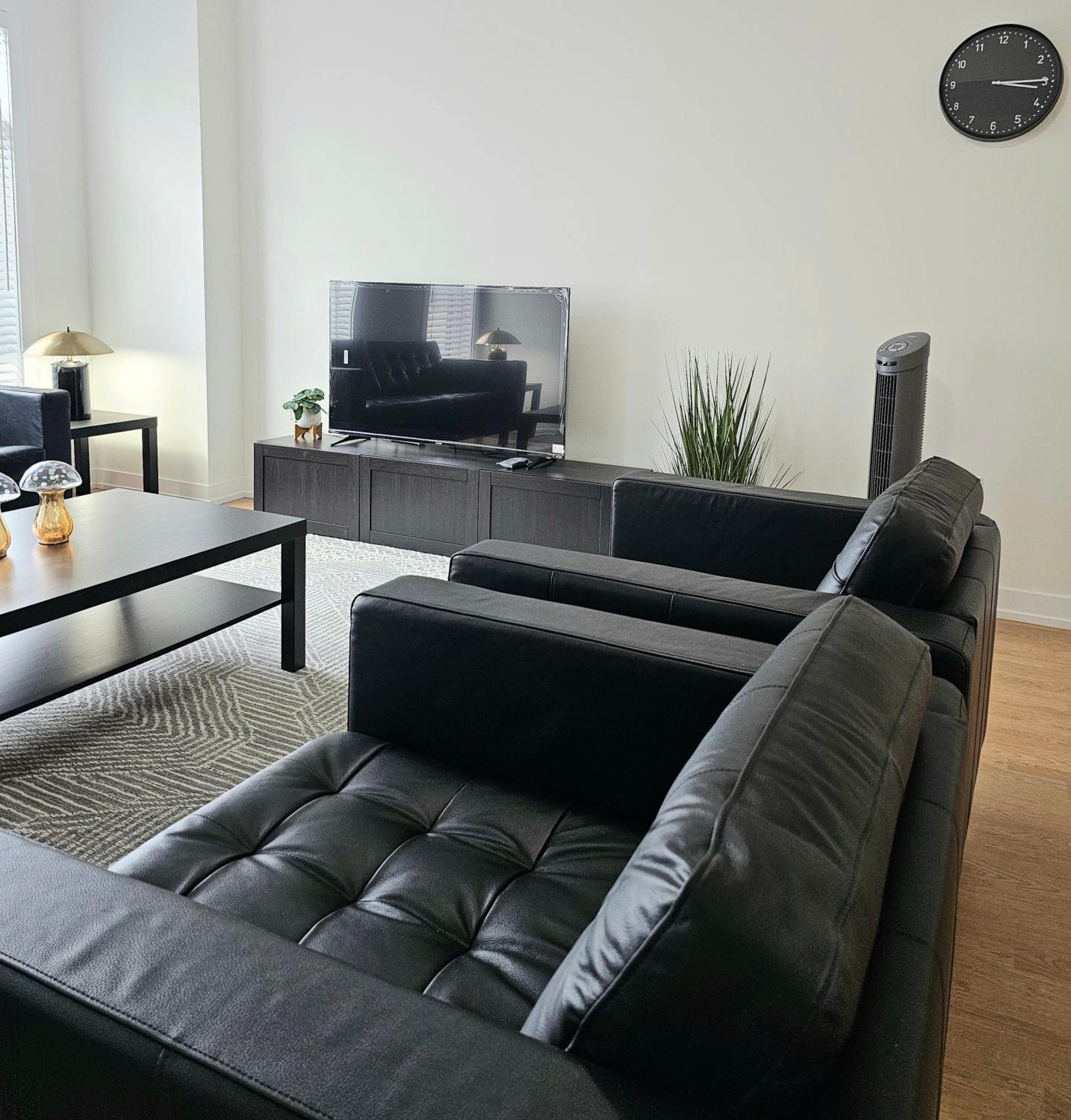 PINE BrandNew Private Room with Shared Bathroom in Toronto ON Canada