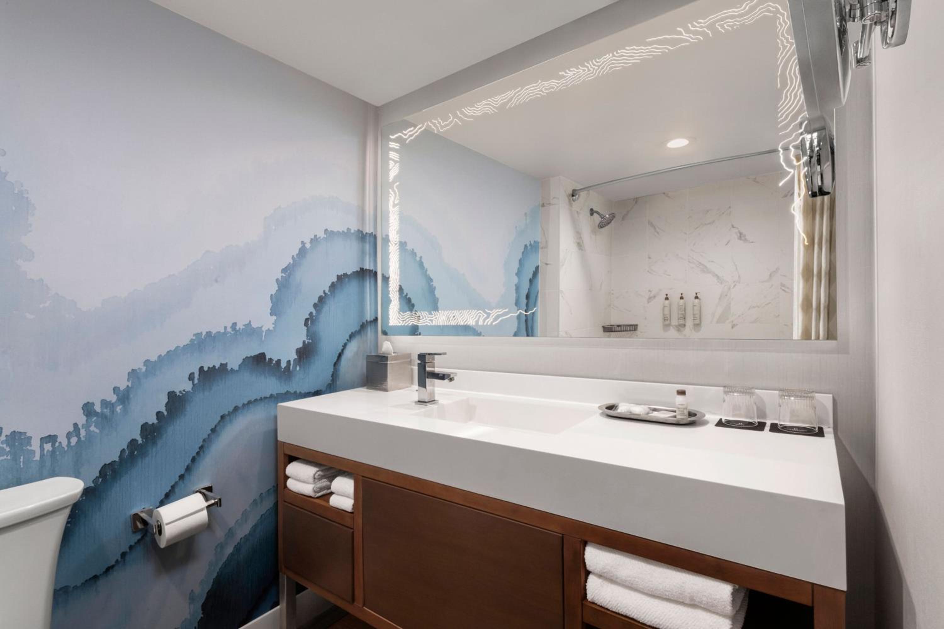 Renaissance Newport Beach Hotel - Property Image 16