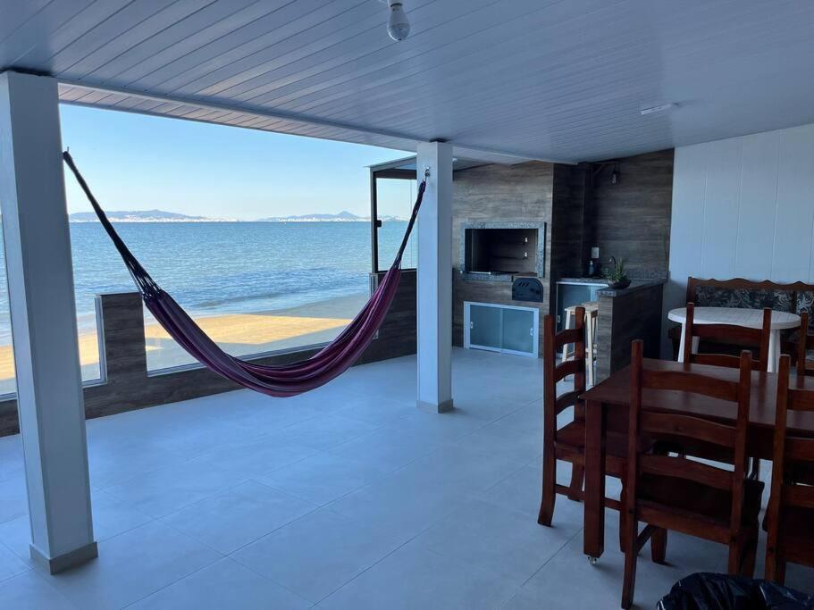 Casa Pé na Areia SC