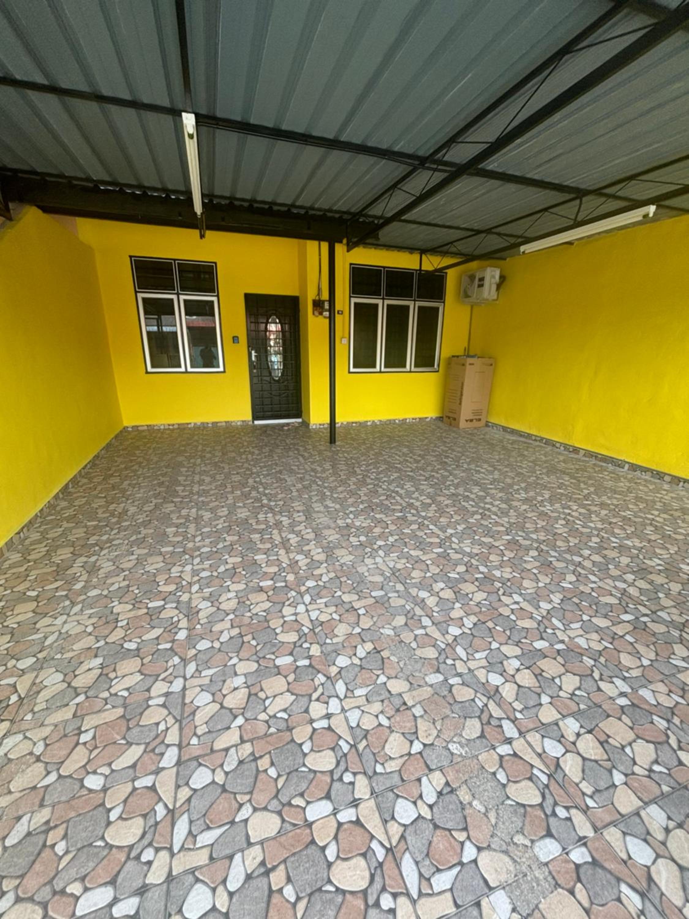 ADALIYA Homestay Kangar - Wifi n Netflix