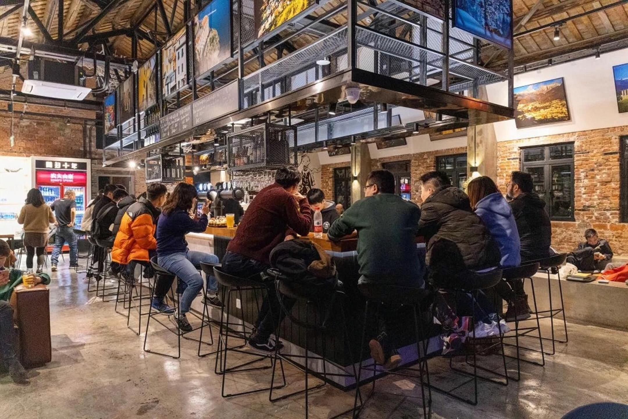 Chongqing Desti Youth Park Hostel Liberation Monument-English Service& Cafe& Bar& Luggage Storage & Large Public Area