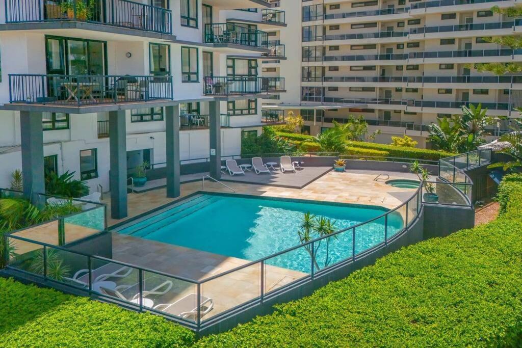 Luxurious 1-Bedroom Retreat in Heart of Broadbeach