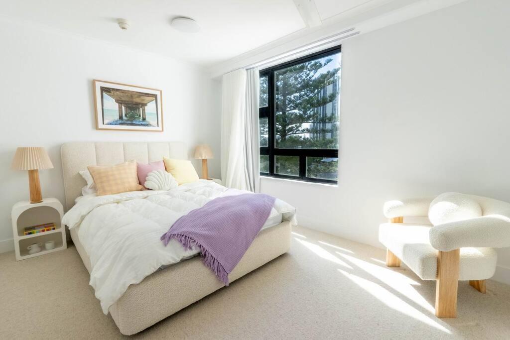 Luxurious 1-Bedroom Retreat in Heart of Broadbeach