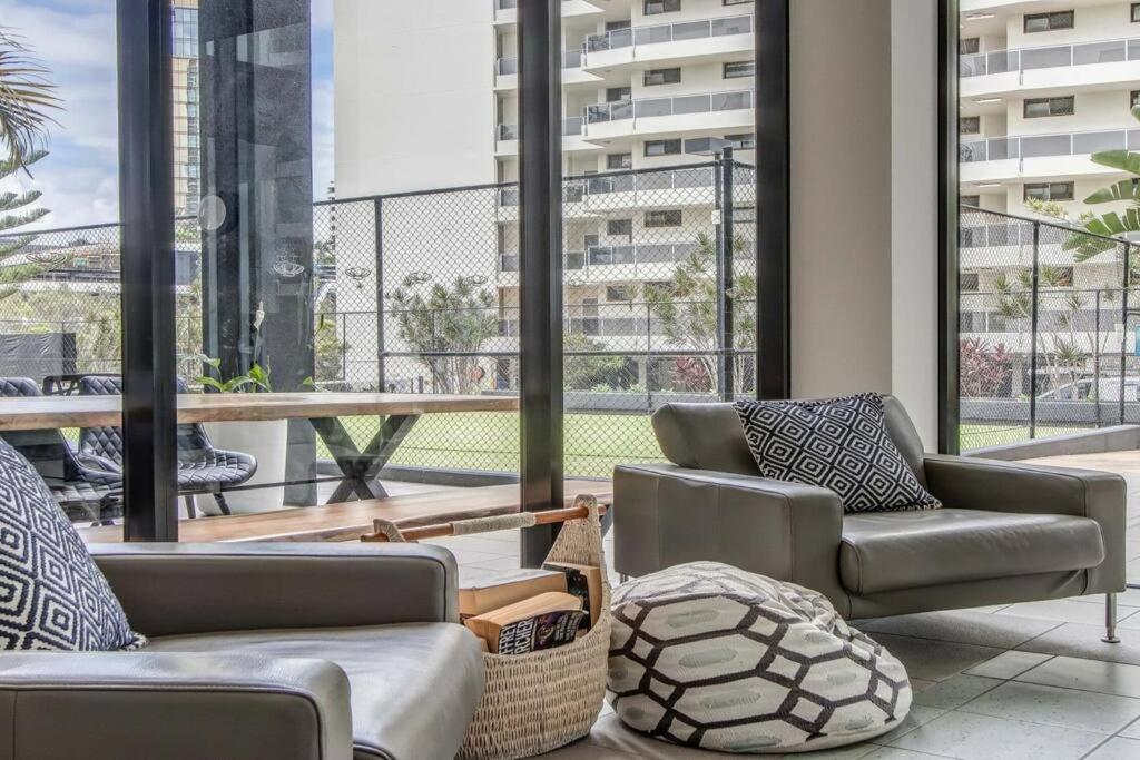 Luxurious 1-Bedroom Retreat in Heart of Broadbeach