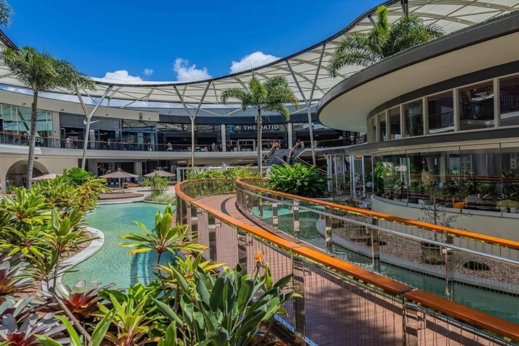Luxurious 1-Bedroom Retreat in Heart of Broadbeach