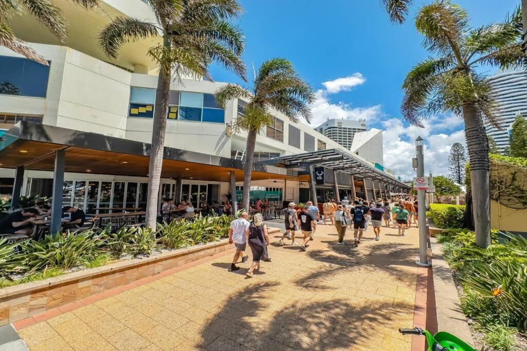 Luxurious 1-Bedroom Retreat in Heart of Broadbeach