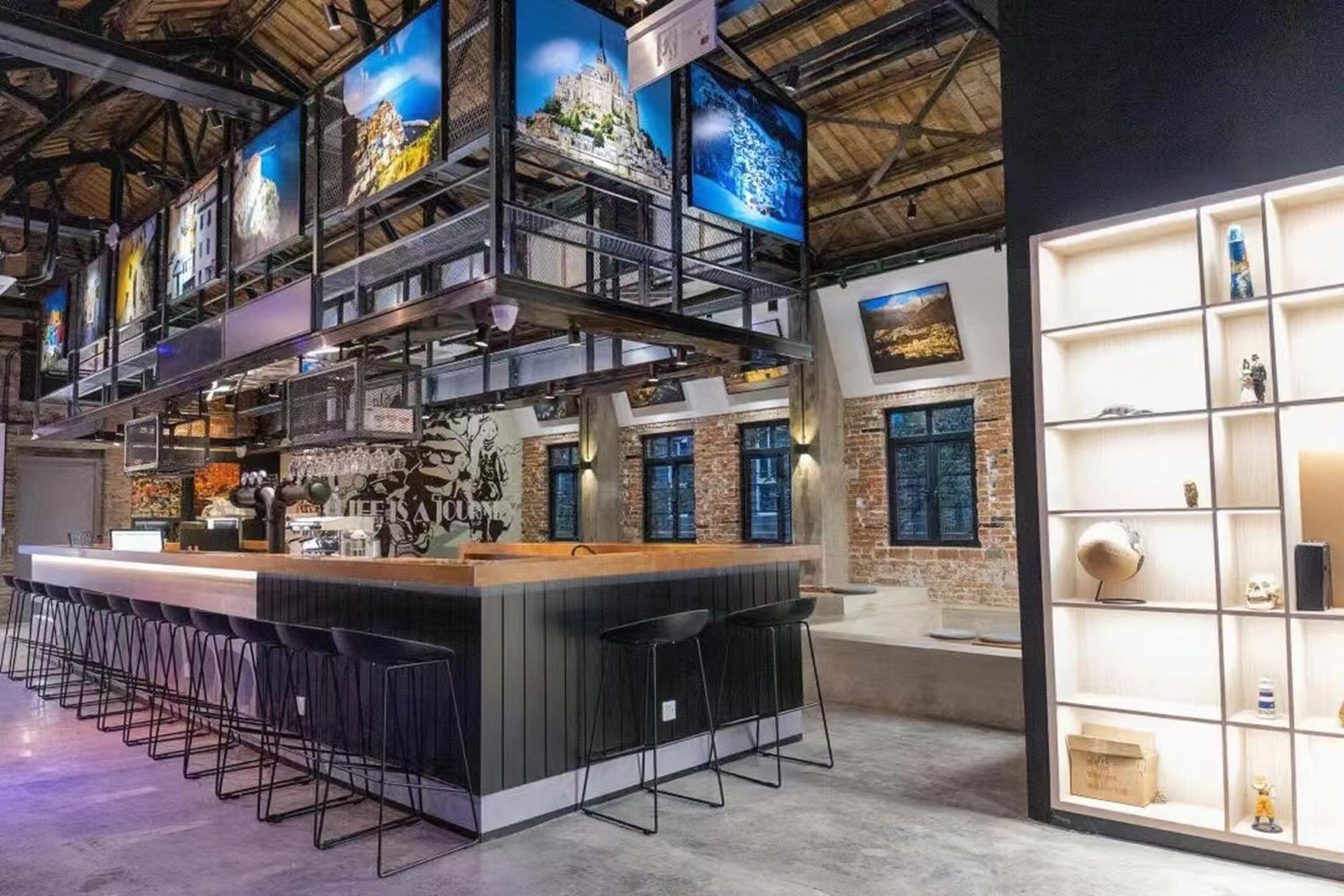 Chongqing Desti Youth Park Hostel Liberation Monument-English Service& Cafe& Bar& Luggage Storage & Large Public Area