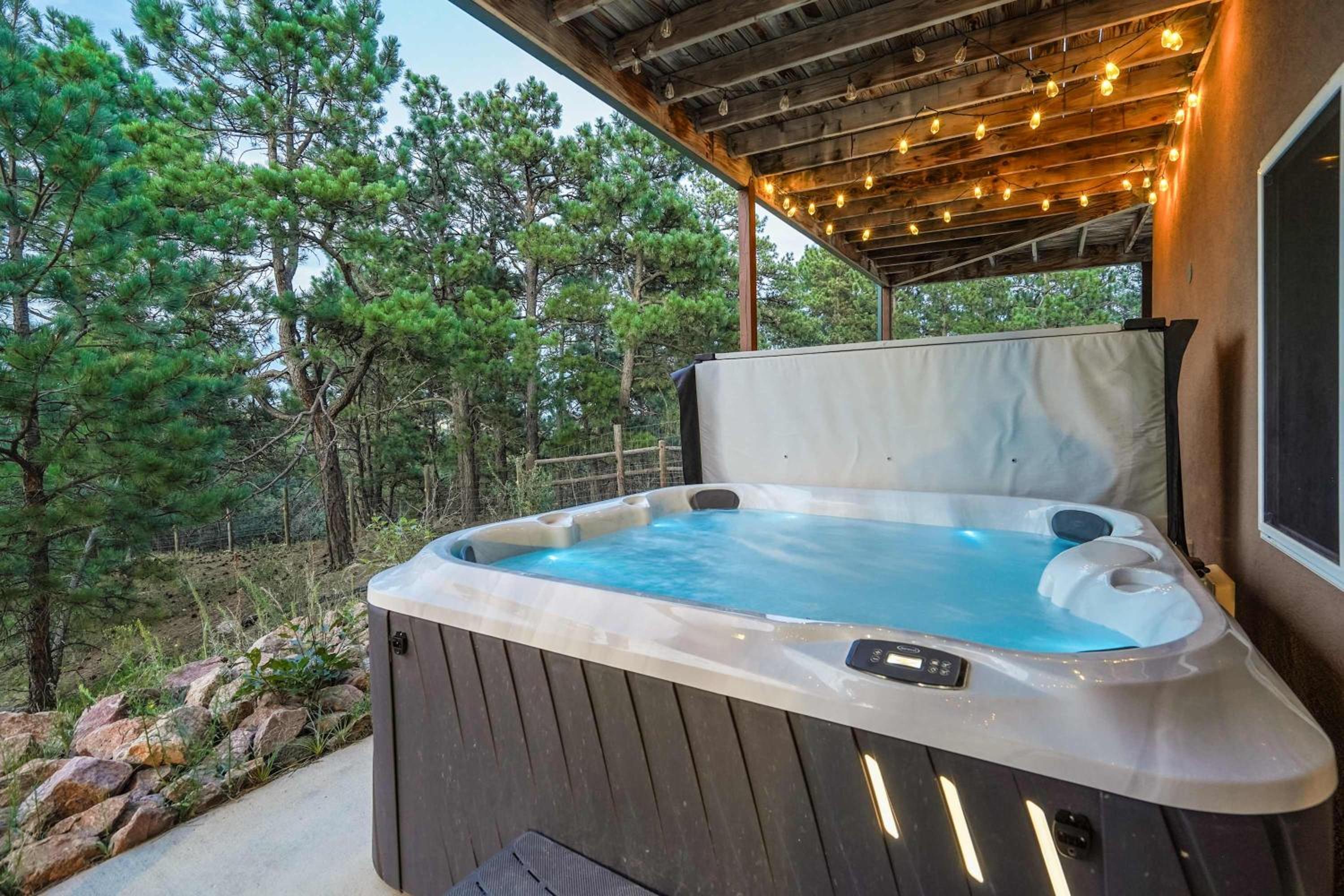 Nature's Oasis 4BD Ranch Retreat Hot tub