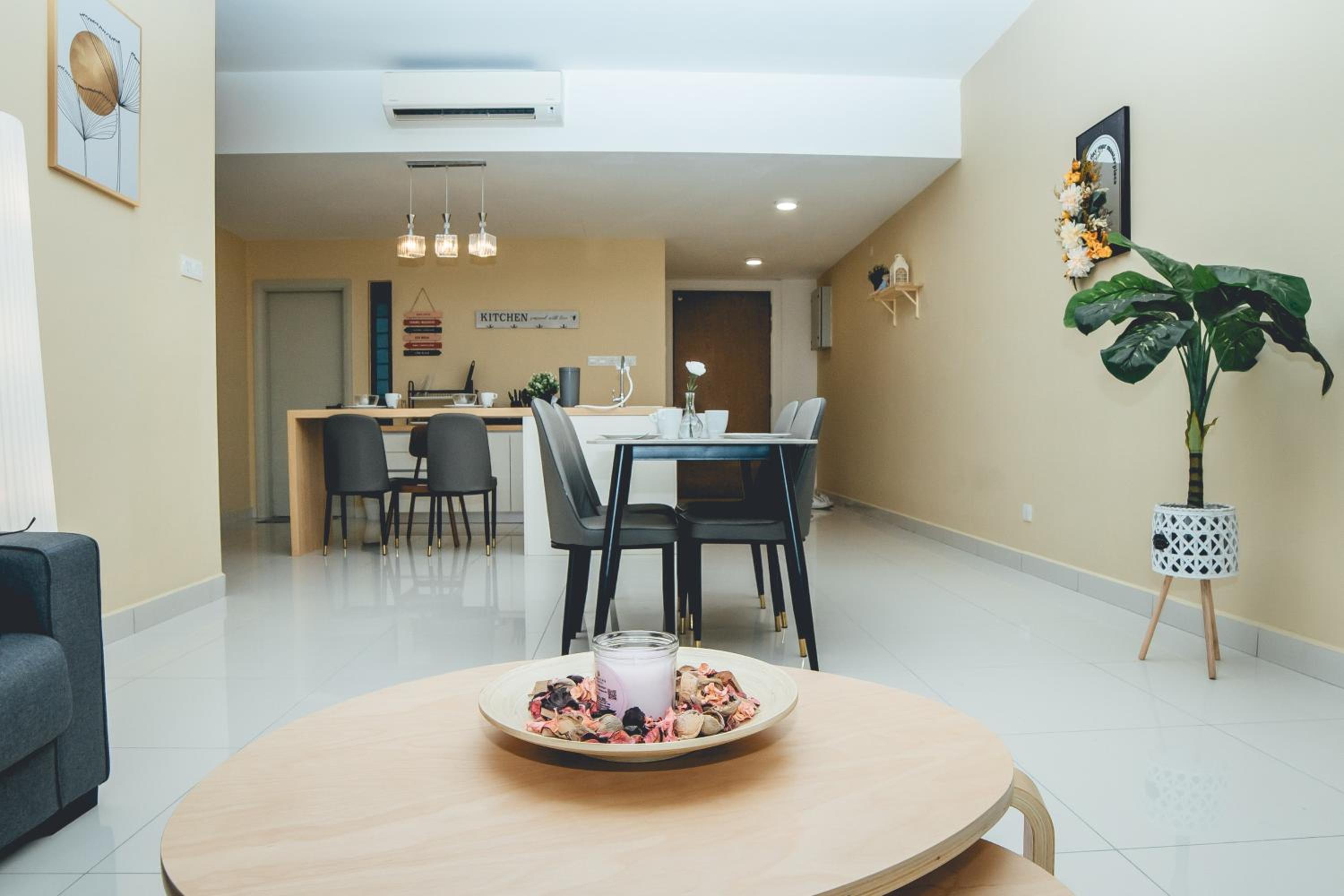 Mosaic Southkey Shells & Sand 3BR 8pax by Our Stay