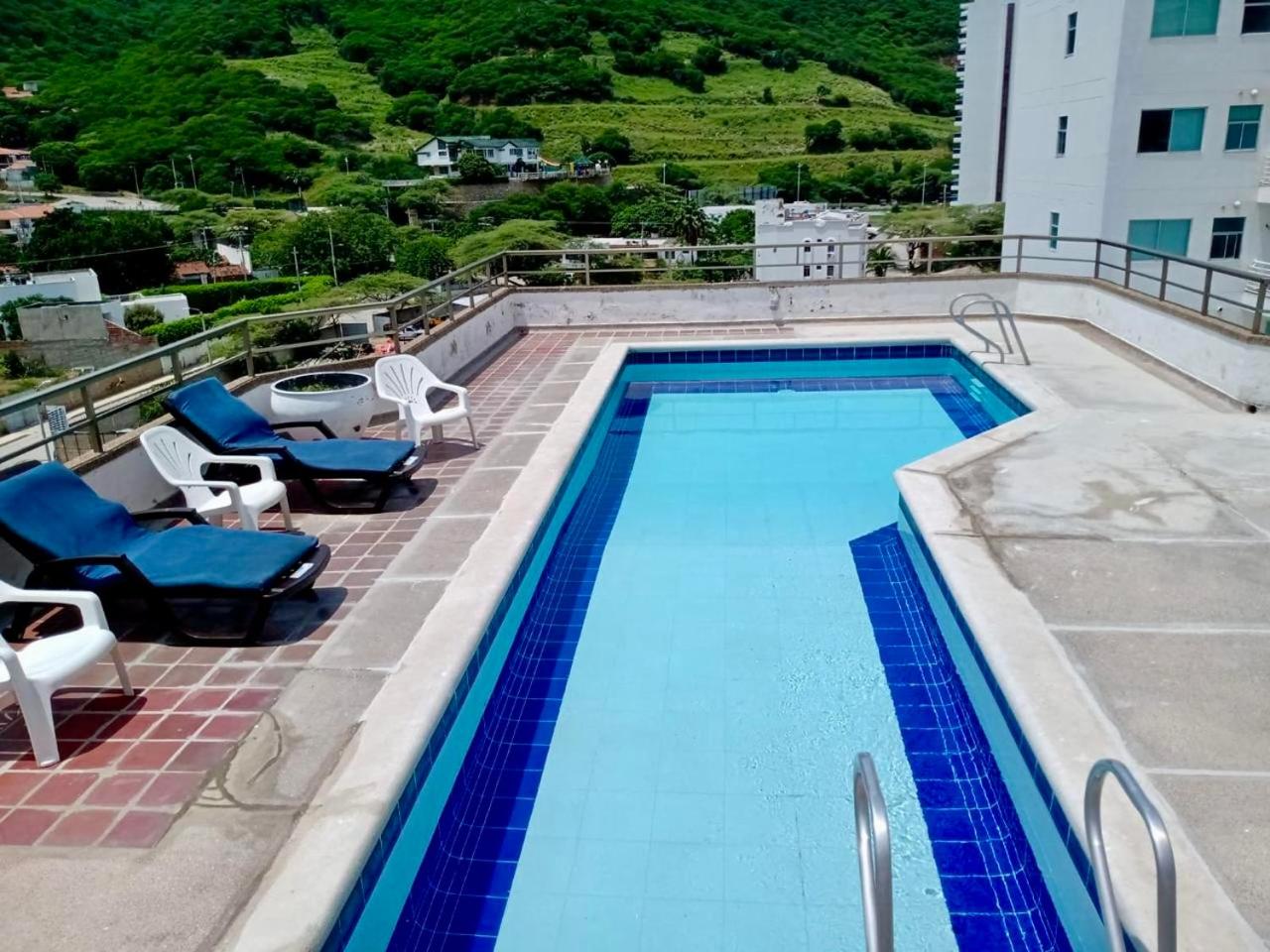 Amplio apto en el Rodadero, acceso a playa piscina