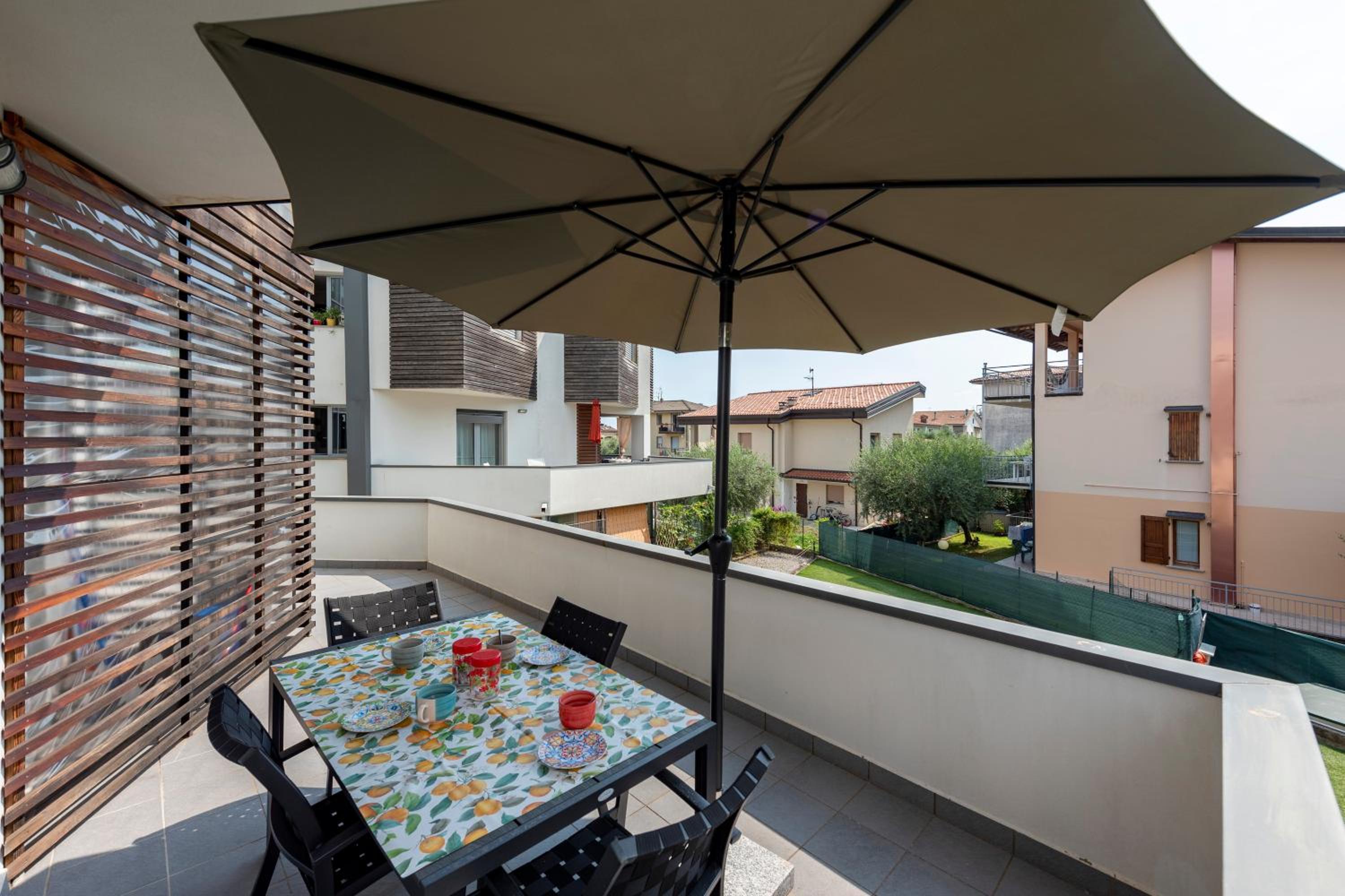 Rosy & Onyx House With Shared Pool view 5