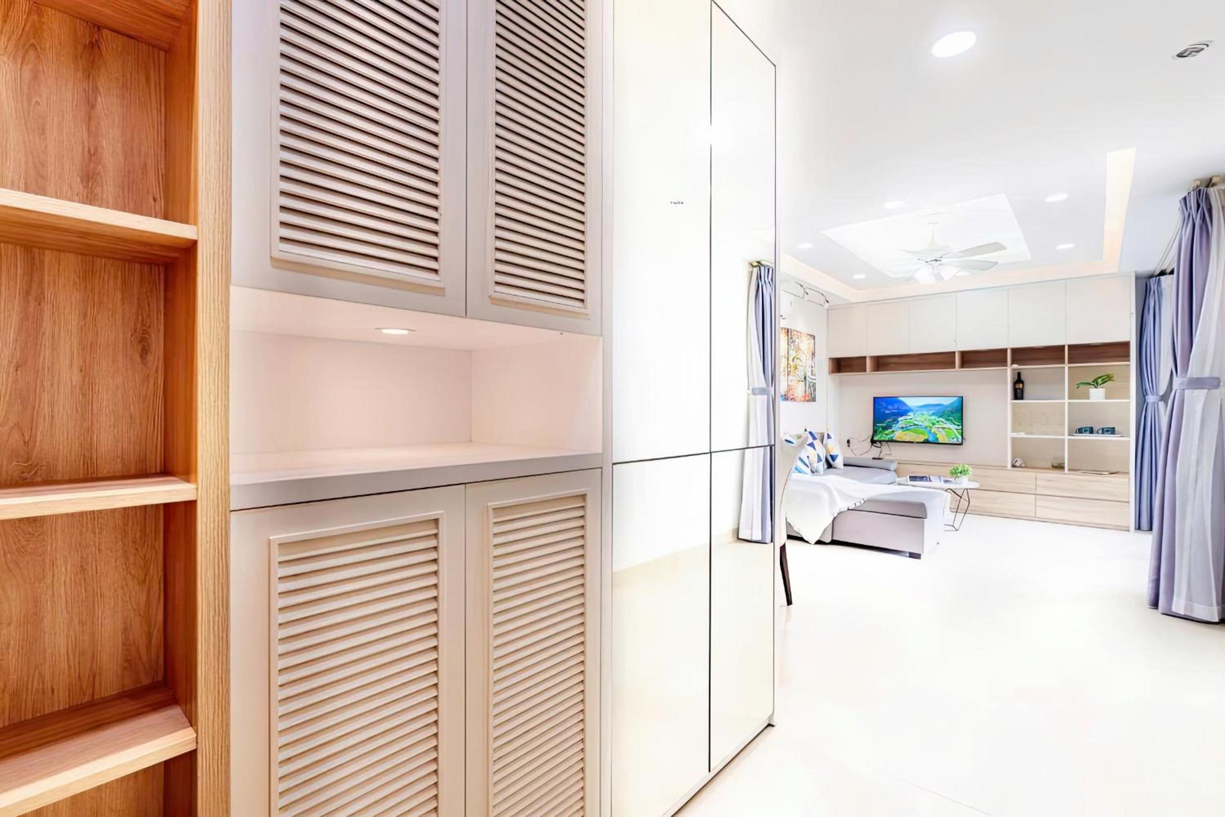 Modern Apartment - Garden Gate