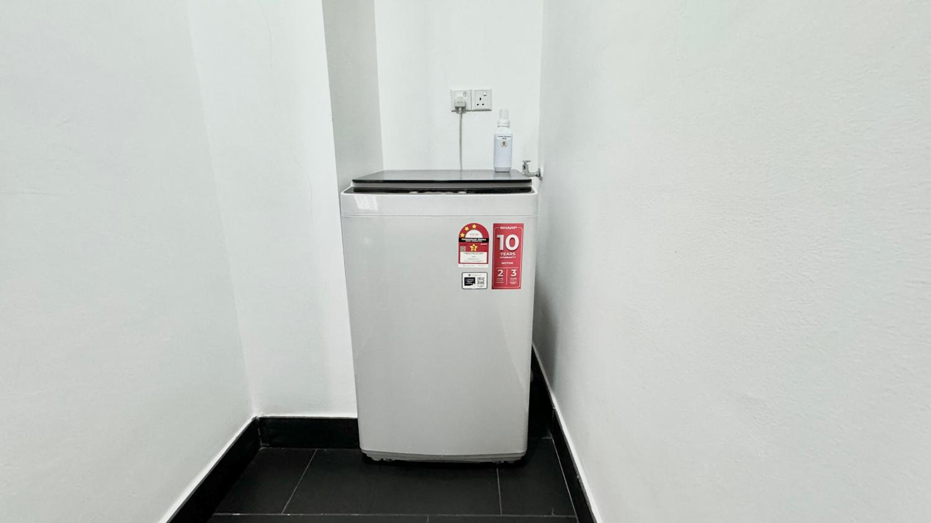 UNA Serviced Apartment by manatidur