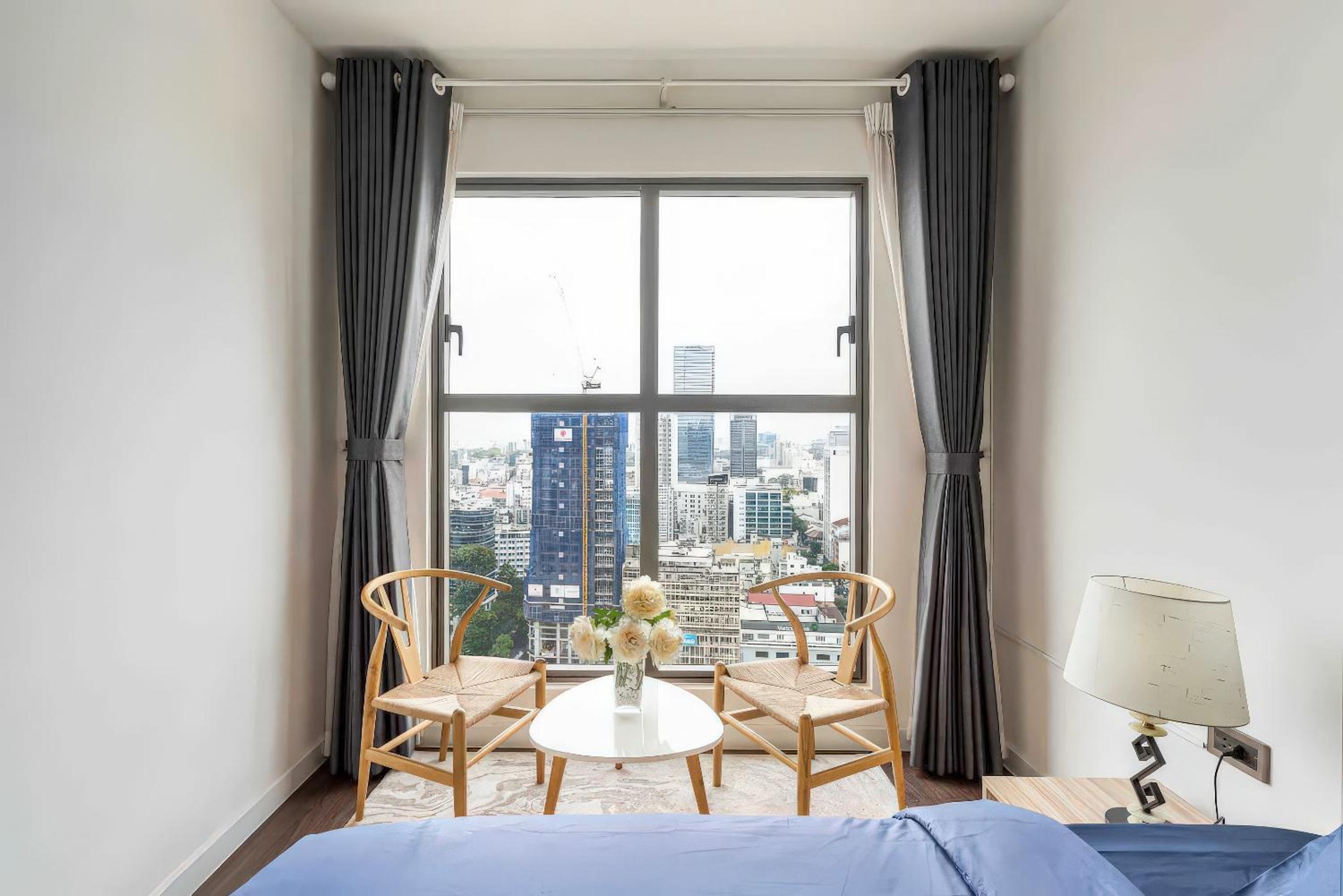 Urban Zen Saigon - Royal Apartment D4