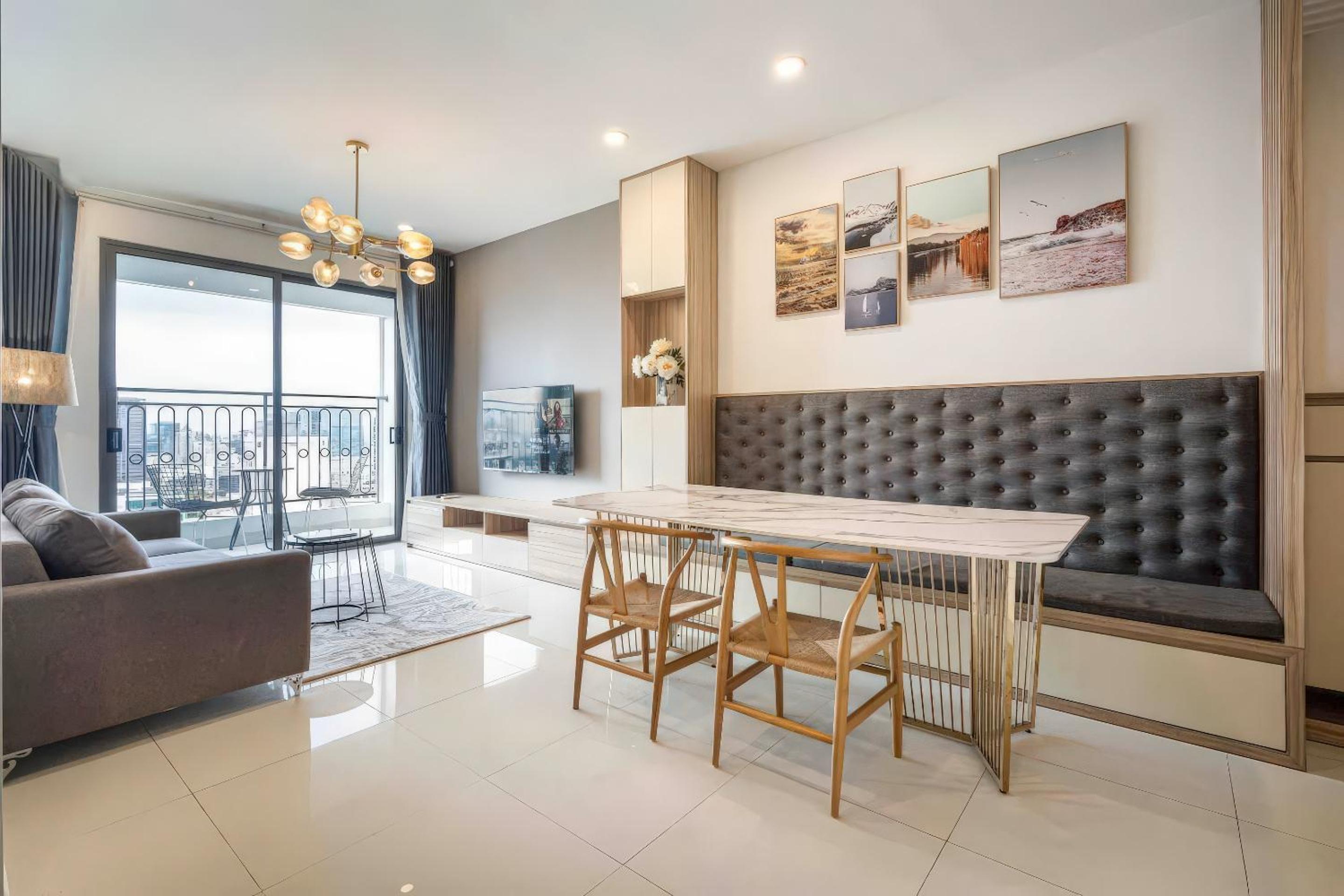 Urban Zen Saigon - Royal Apartment D4