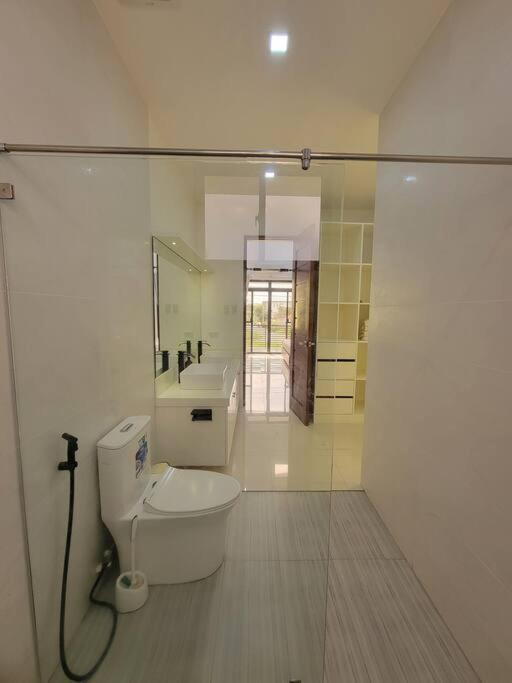 Luxury Home near Clark and KoreanTown view 5