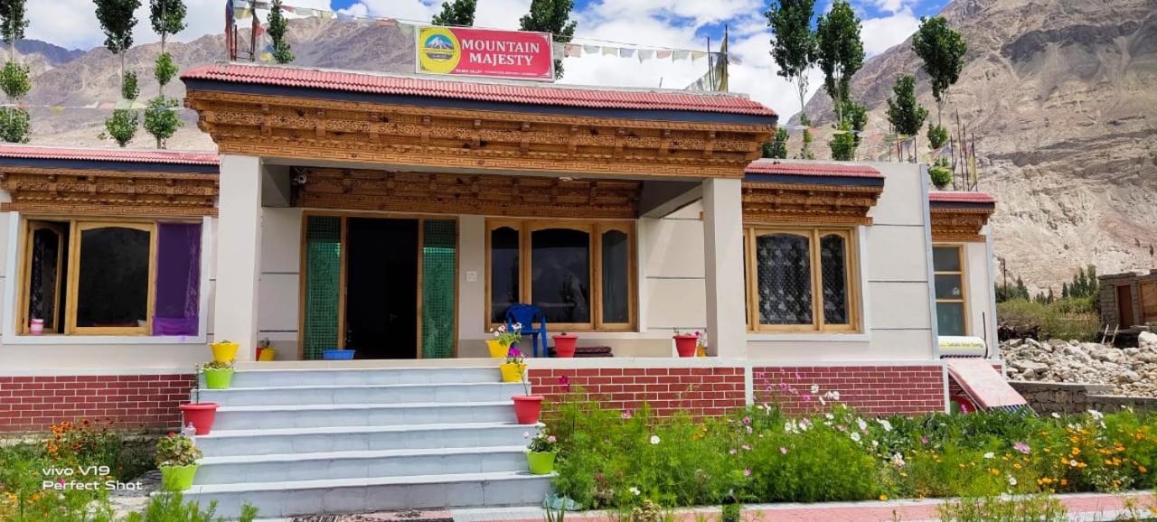 Mountain majesty guest house Ladakh by LexStays