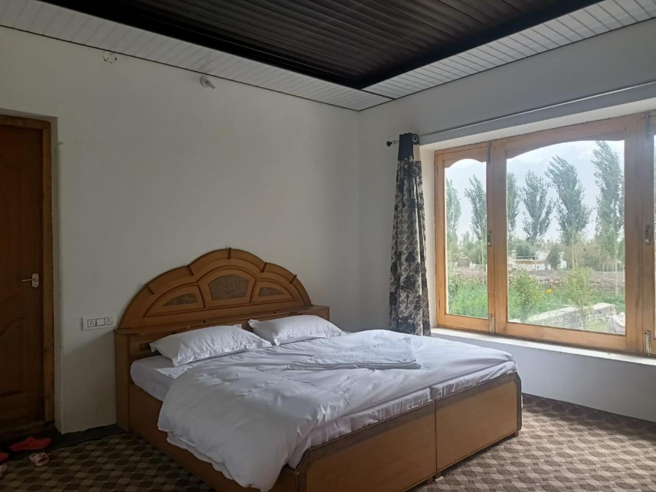 Mountain majesty guest house Ladakh by LexStays