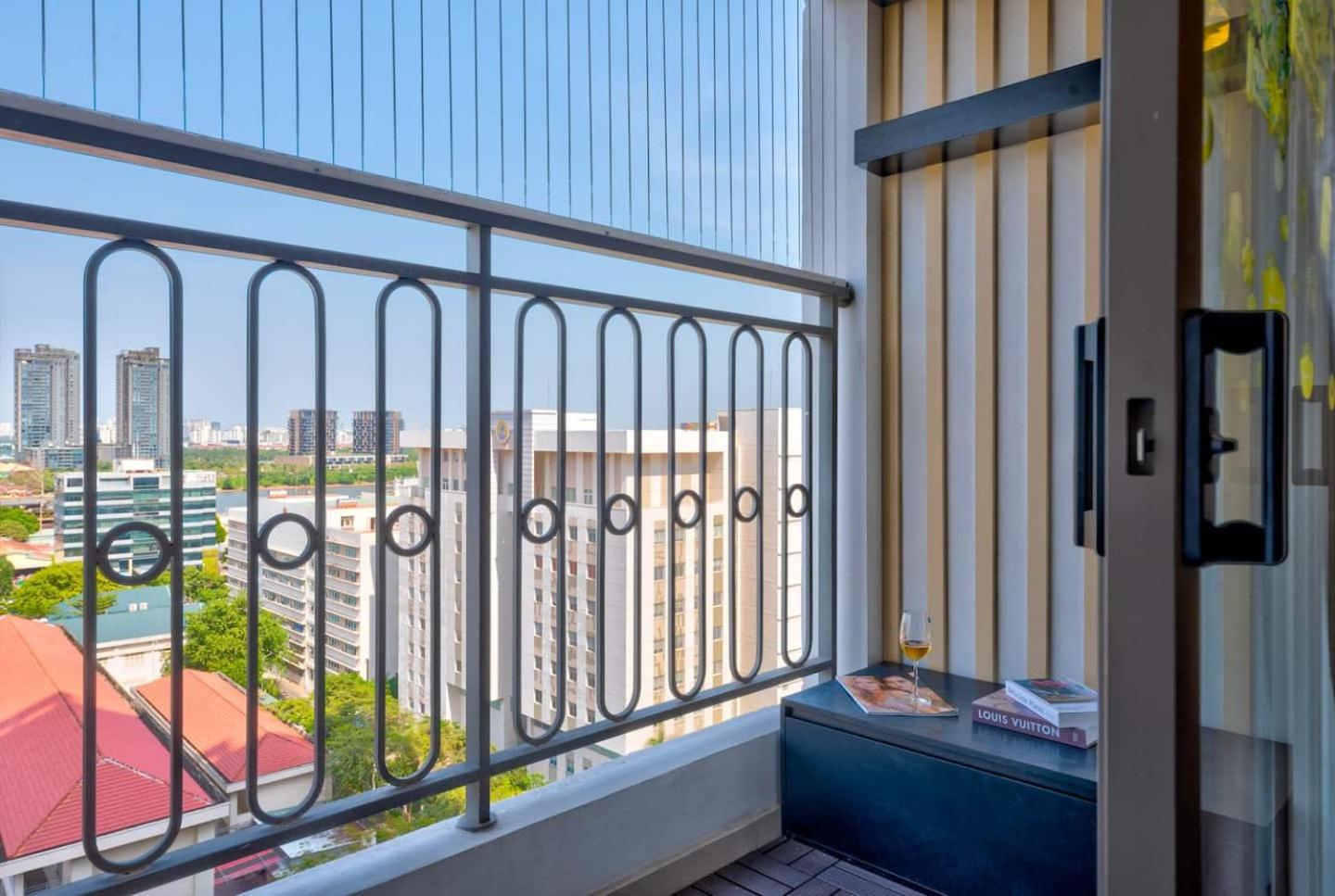 Urban Zen Saigon - Royal Apartment D4