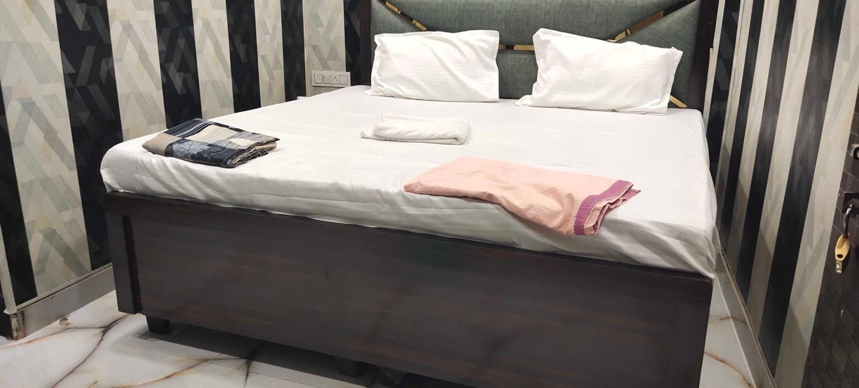 Hotel O Golden Palace Homestay view 4