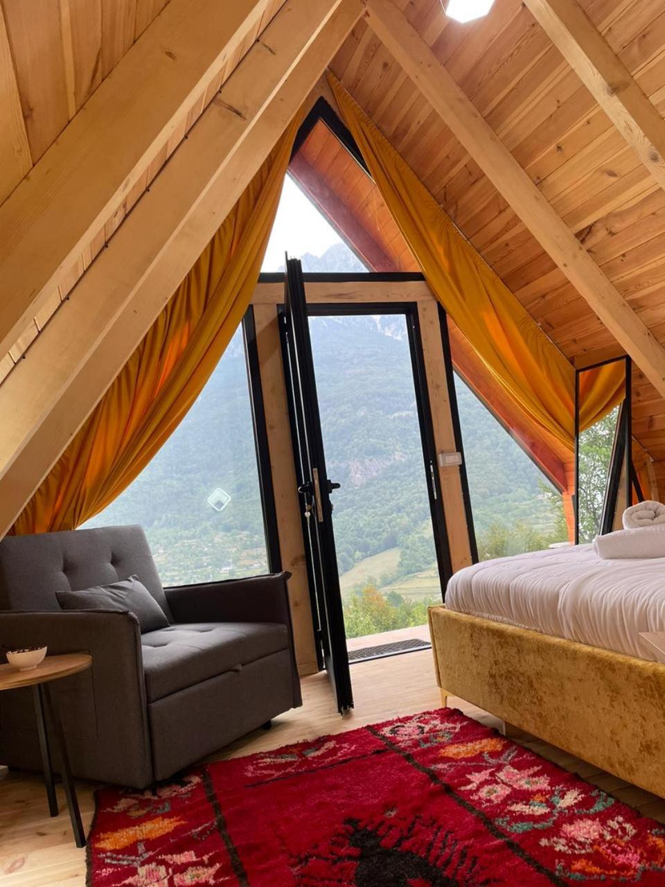 Guest House Astrit Villi