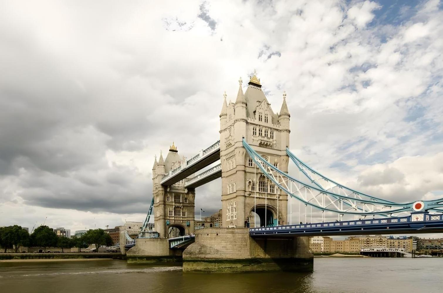 3 Million Pound Luxury Large Tower Bridge Direct Views Sleeps 6