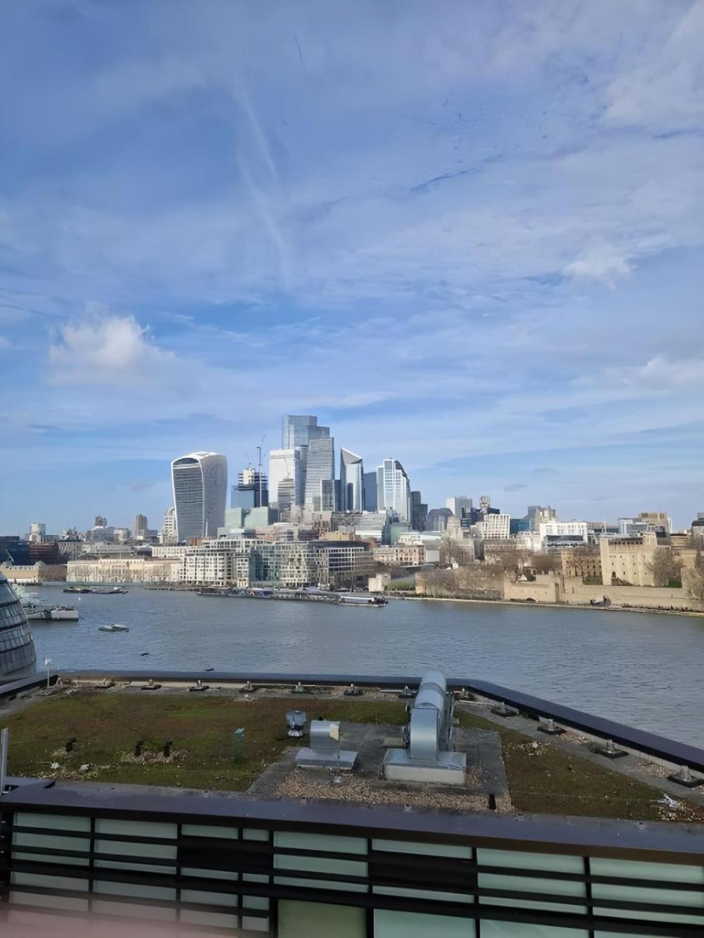3 Million Pound Luxury Large Tower Bridge Direct Views Sleeps 6