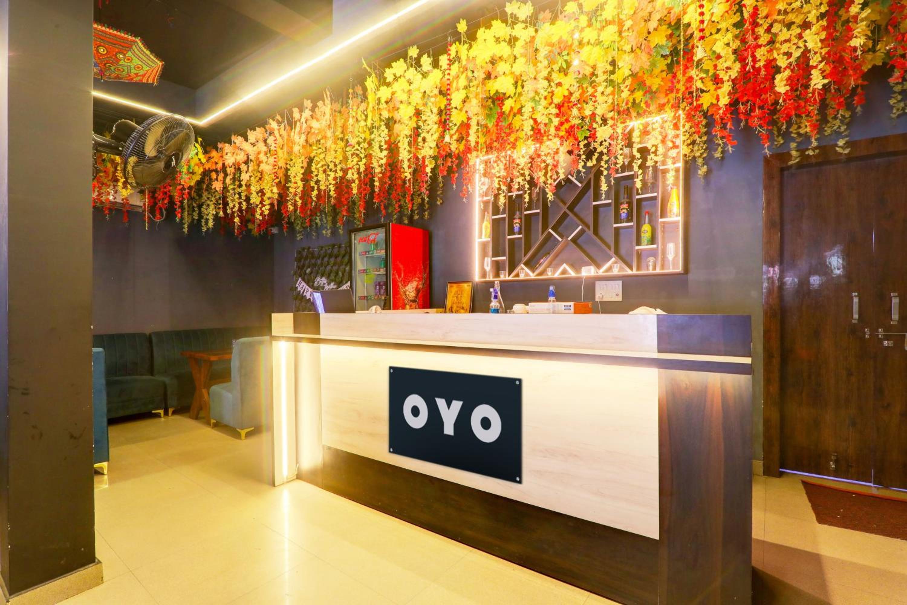 Lobby & Reception