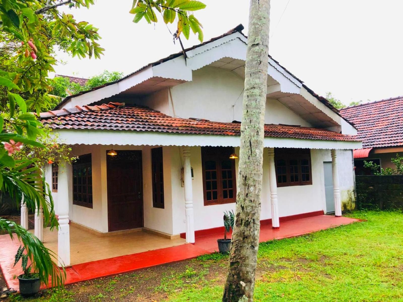 Sri Lanka Delicious Food & Relaxtation At room 5 min walk sea view 5