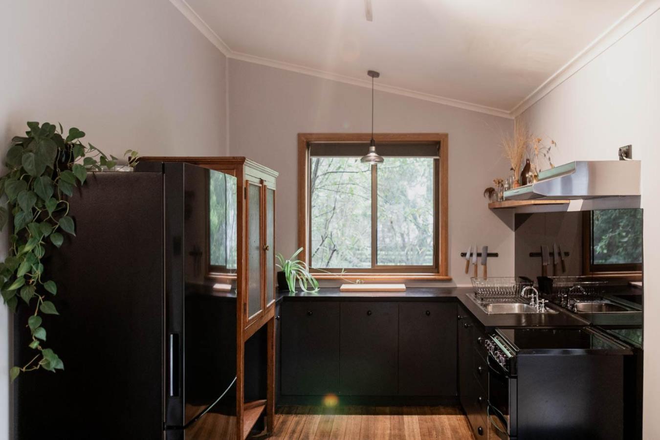 LUMI cottage in Cygnet art food and nature haven