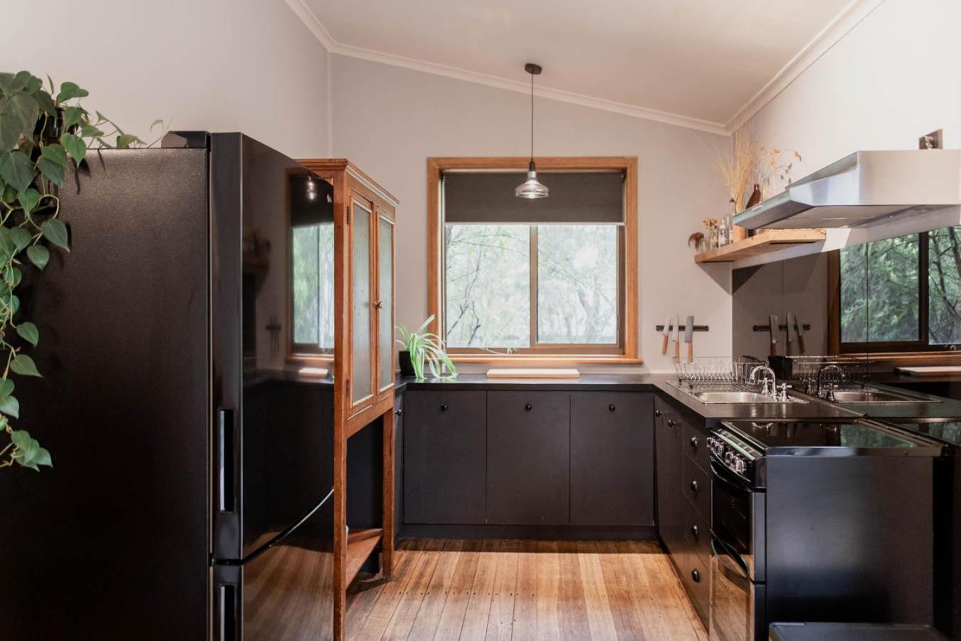 LUMI cottage in Cygnet art food and nature haven