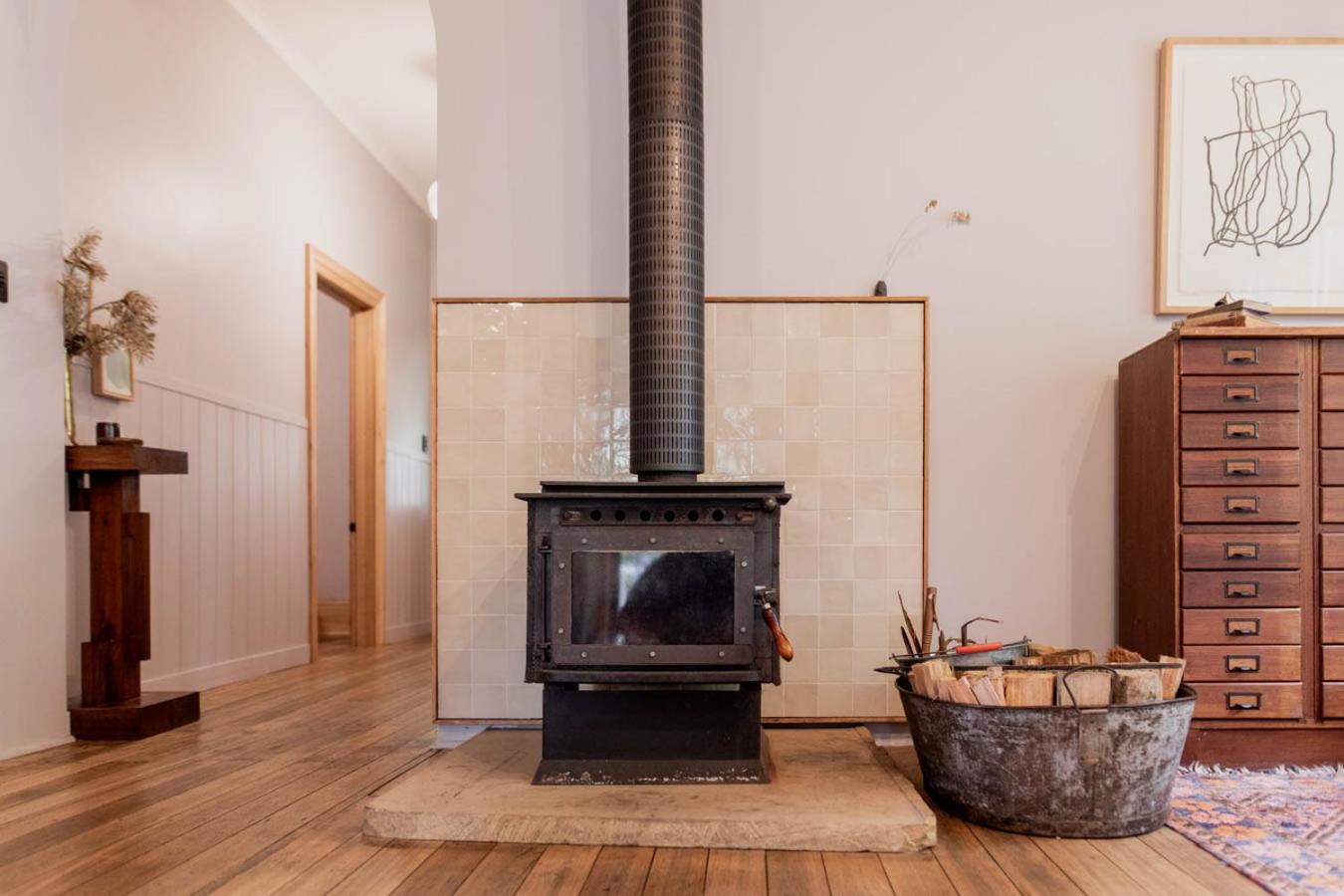 LUMI cottage in Cygnet art food and nature haven