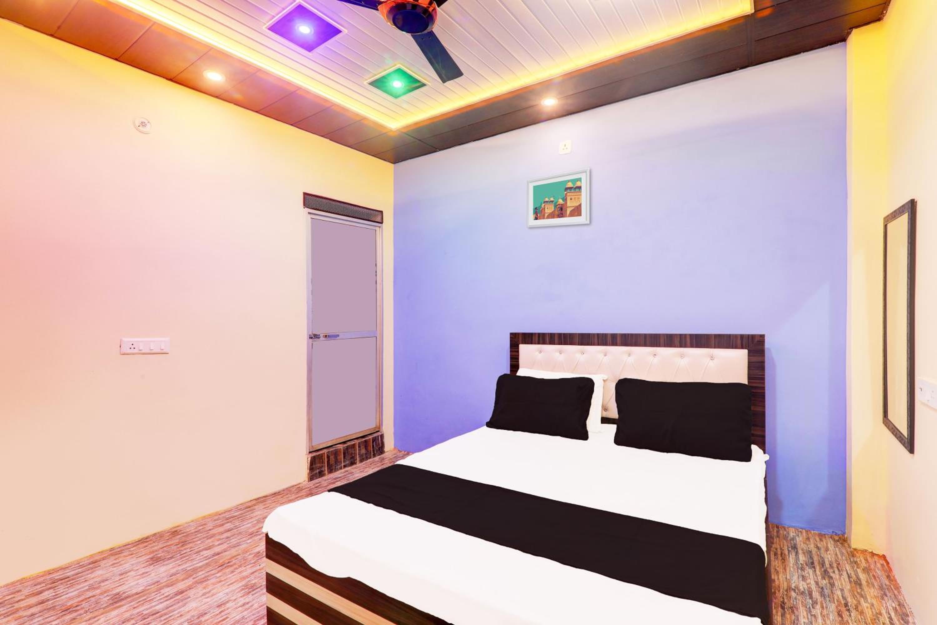 Super Hotel O SINGH GUEST HOUSE & RESTRO view 2