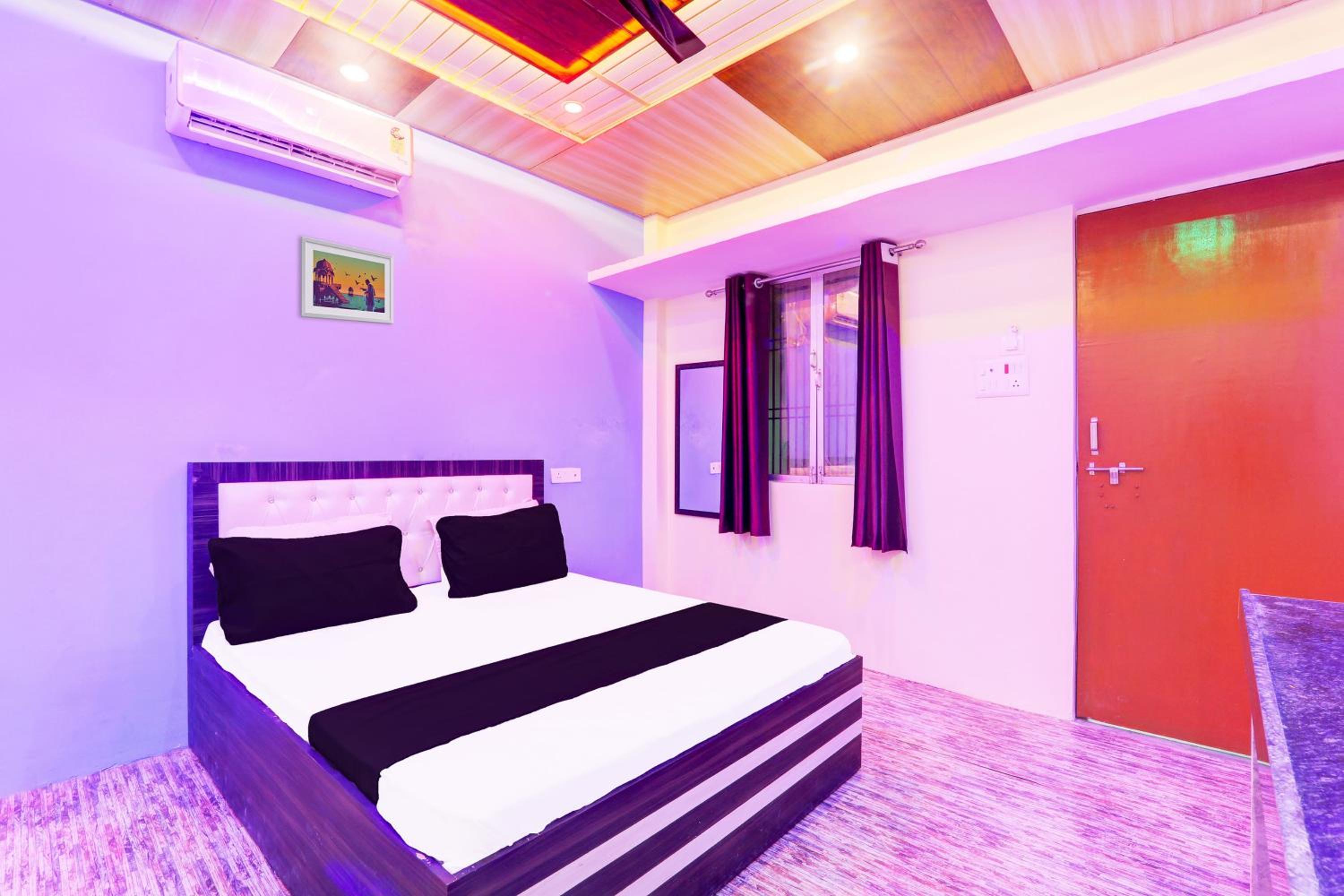 Super Hotel O SINGH GUEST HOUSE & RESTRO view 3