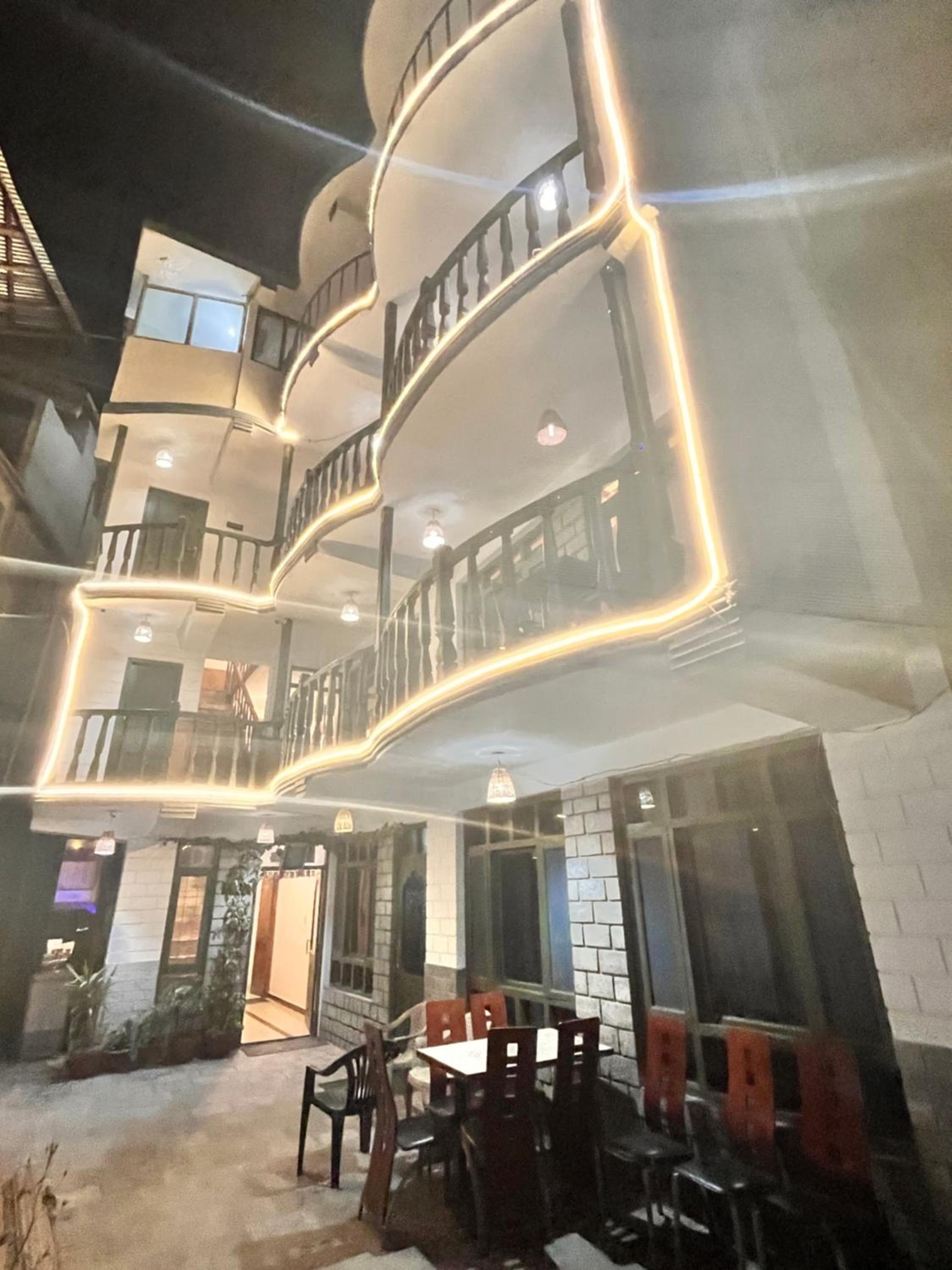 Neem Royal Cafe & stay